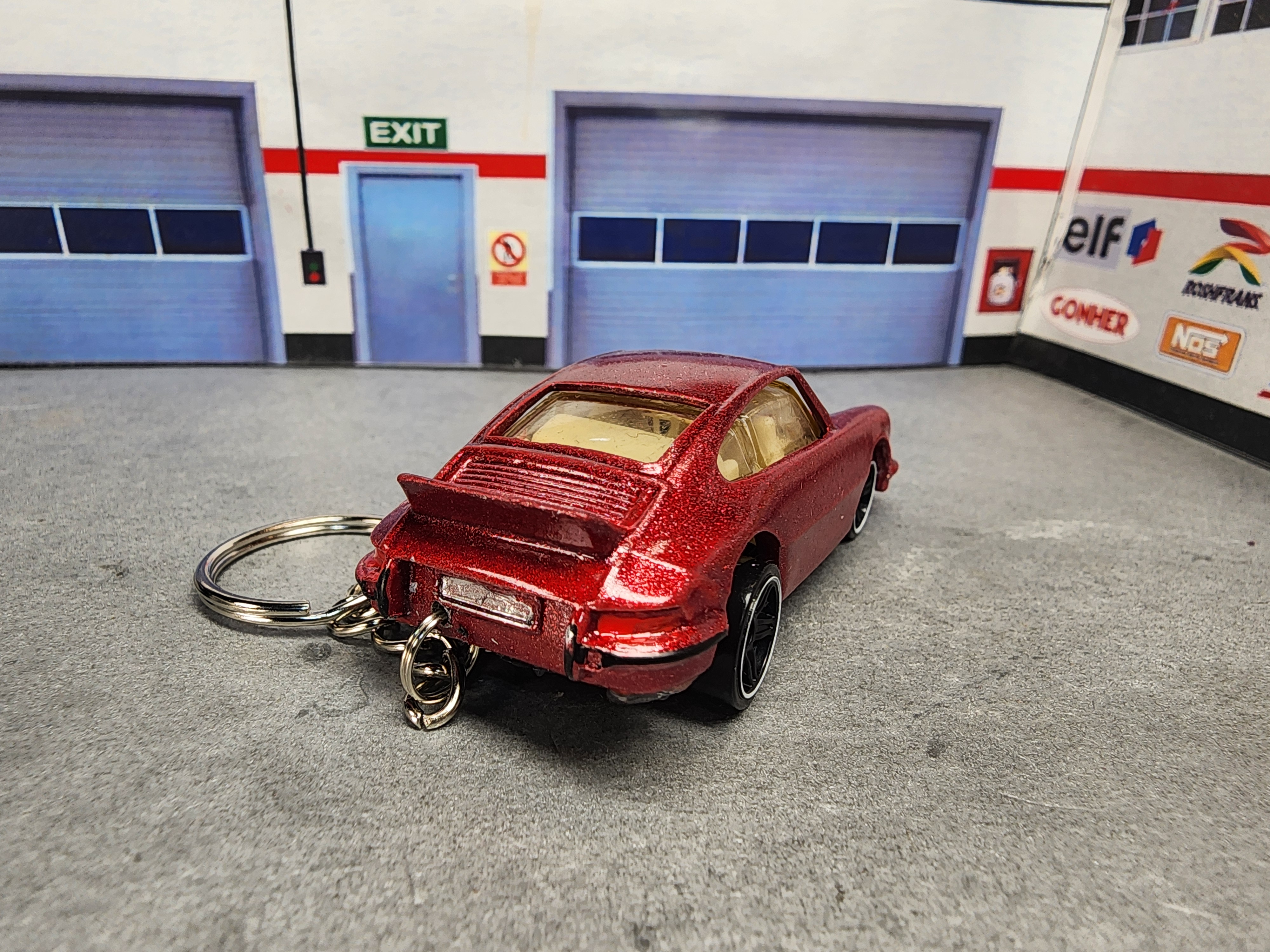 Classic Porsche 911 Keychain, 1:64 Scale Diecast