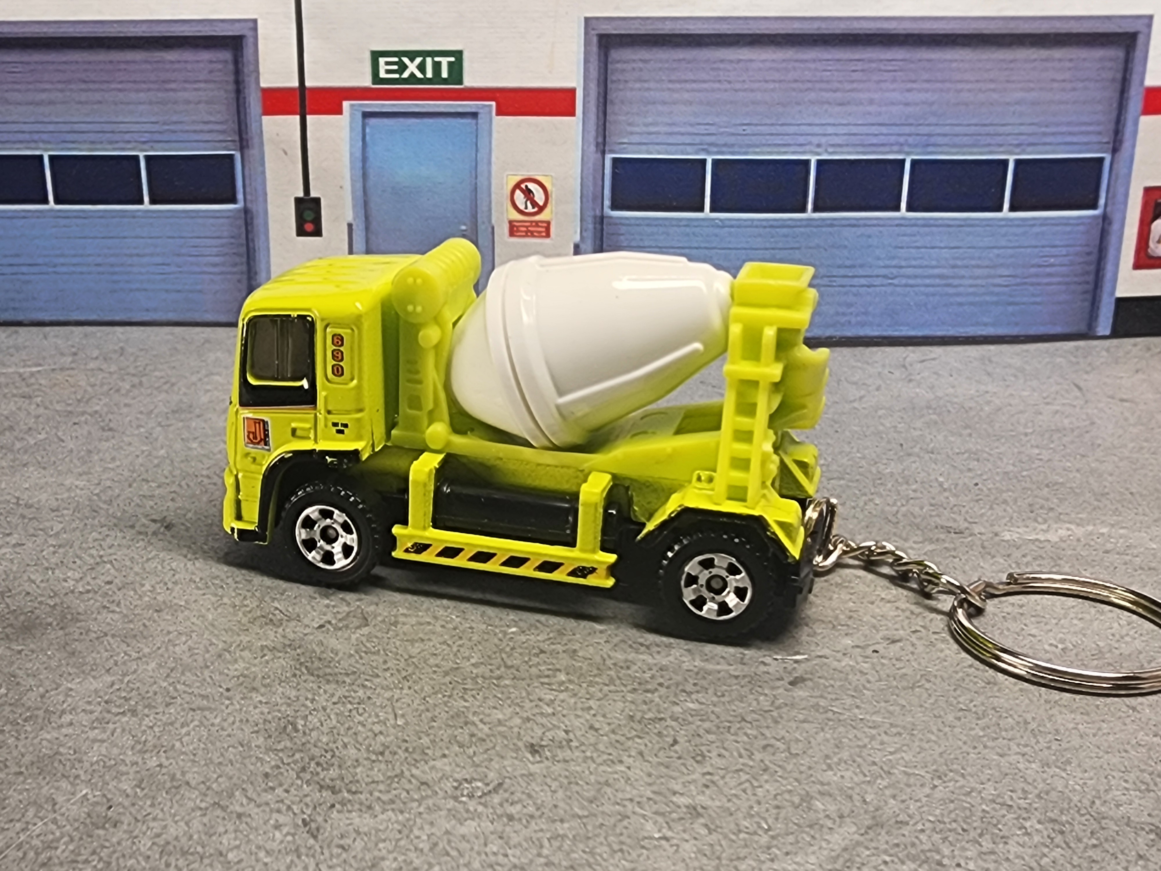 Mini Cement Mixer Truck Keychain, 1:64 Scale Diecast