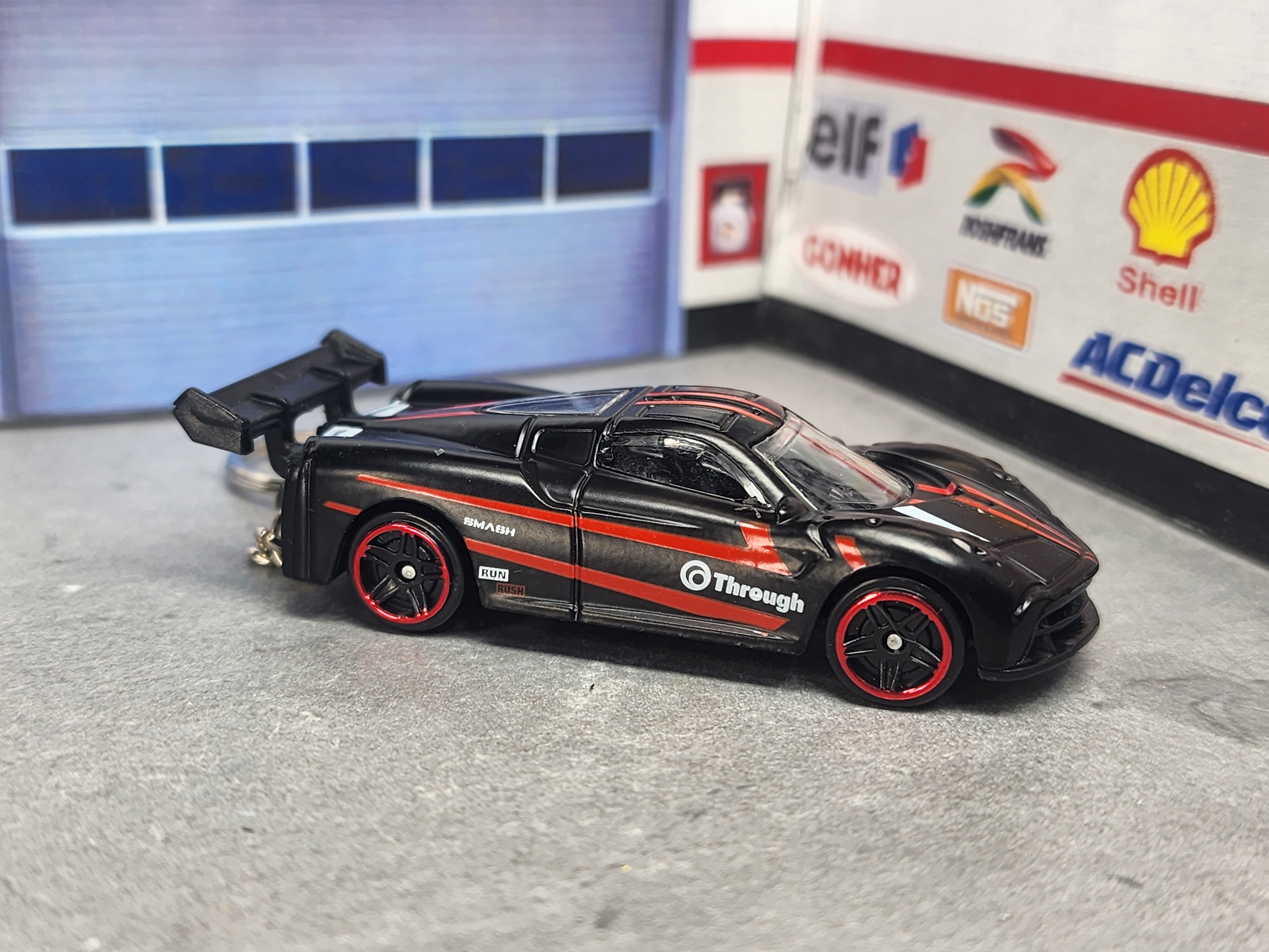 Saleen S7 Racing Diecast Car Keychain, 1:64 sacle