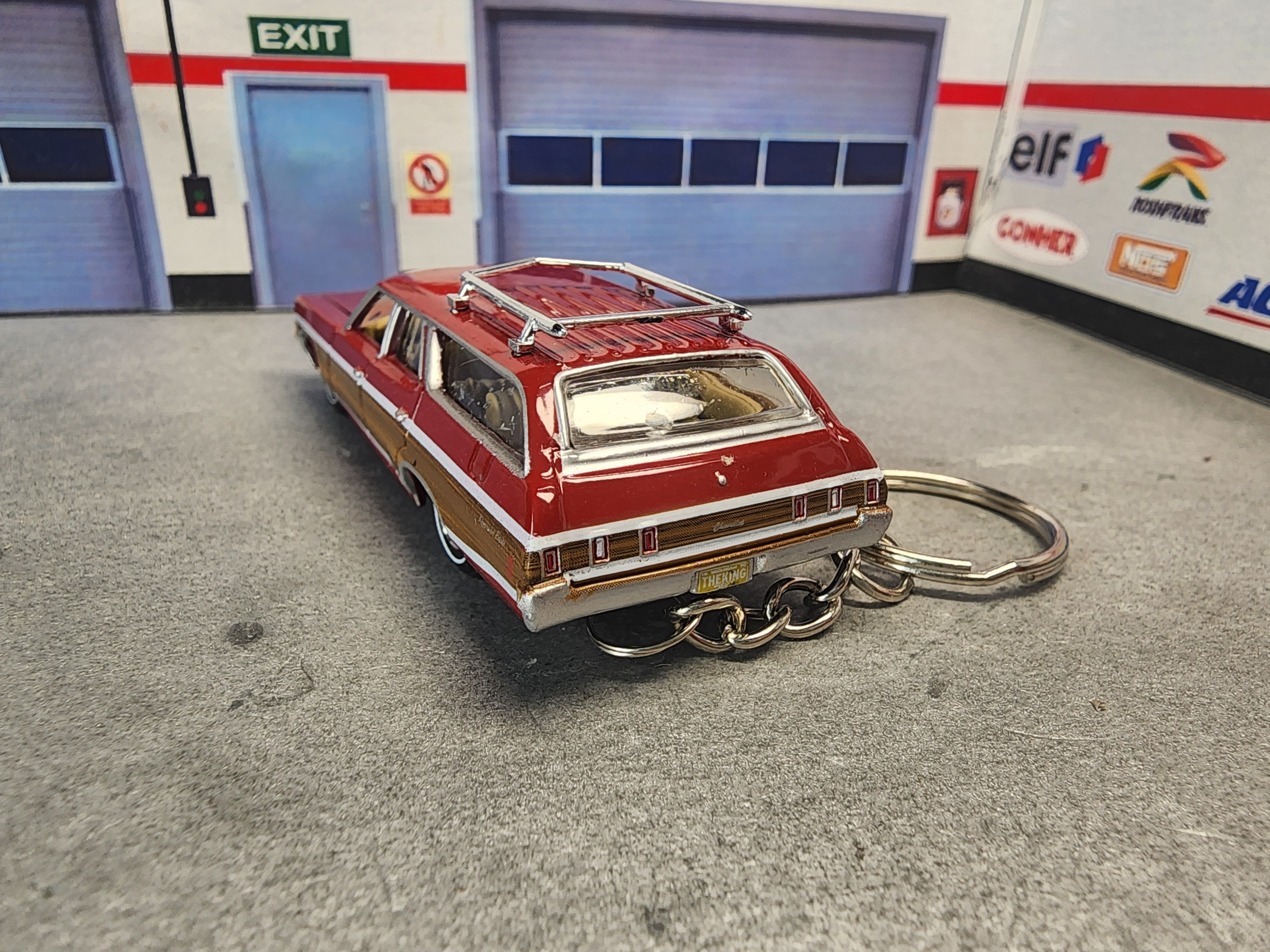 1970 Chevrolet  Kingswood Estate Wagon Keychain, Chevy Kingswood Estate Station Wagon Keychain
