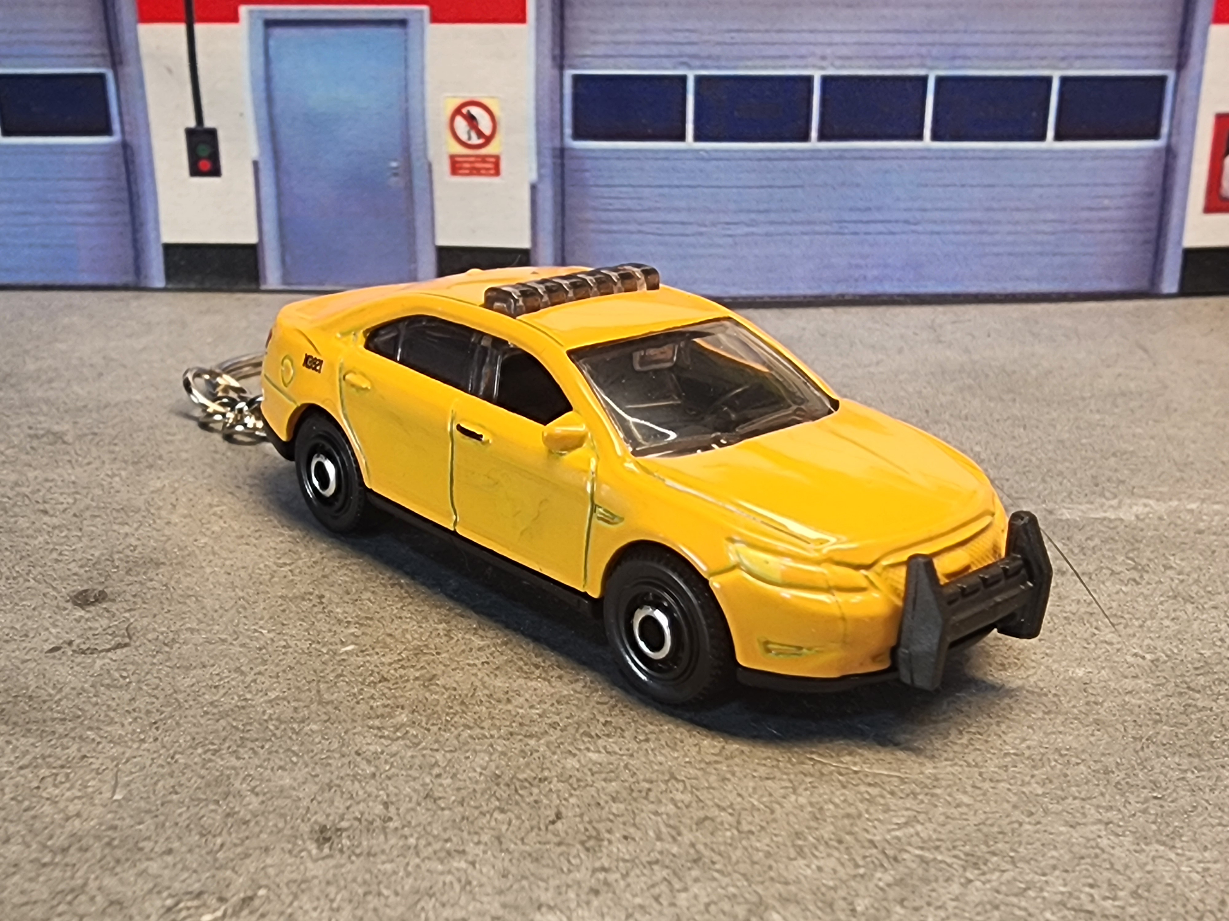 Police Interceptor Keychain, Ford Taurus Keychain, Die Cast 1:64 Scale 