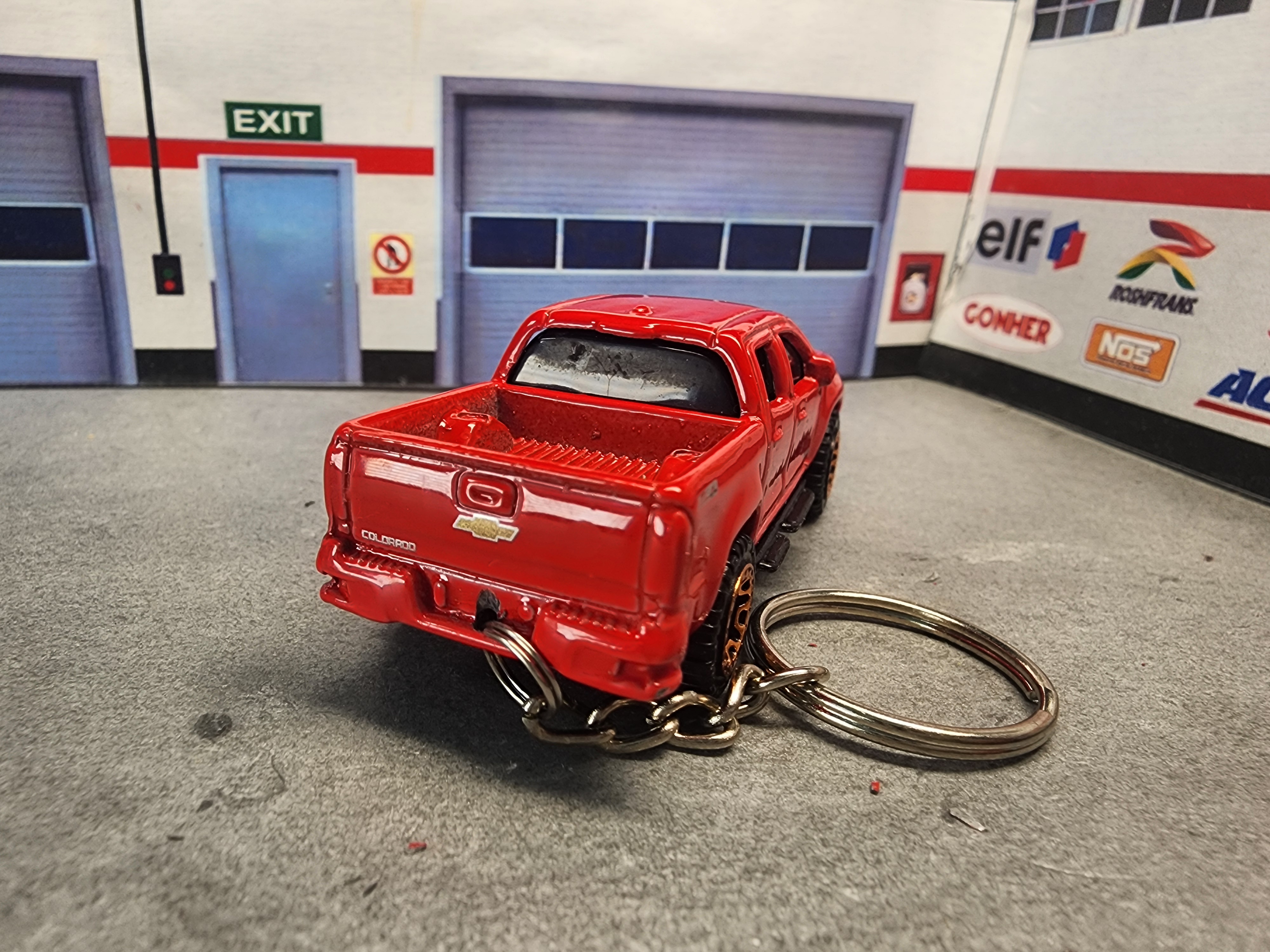 2015 Chevrolet Colorado Keychain, Die-Cast 1:64 Scale Chevy Pickup Truck