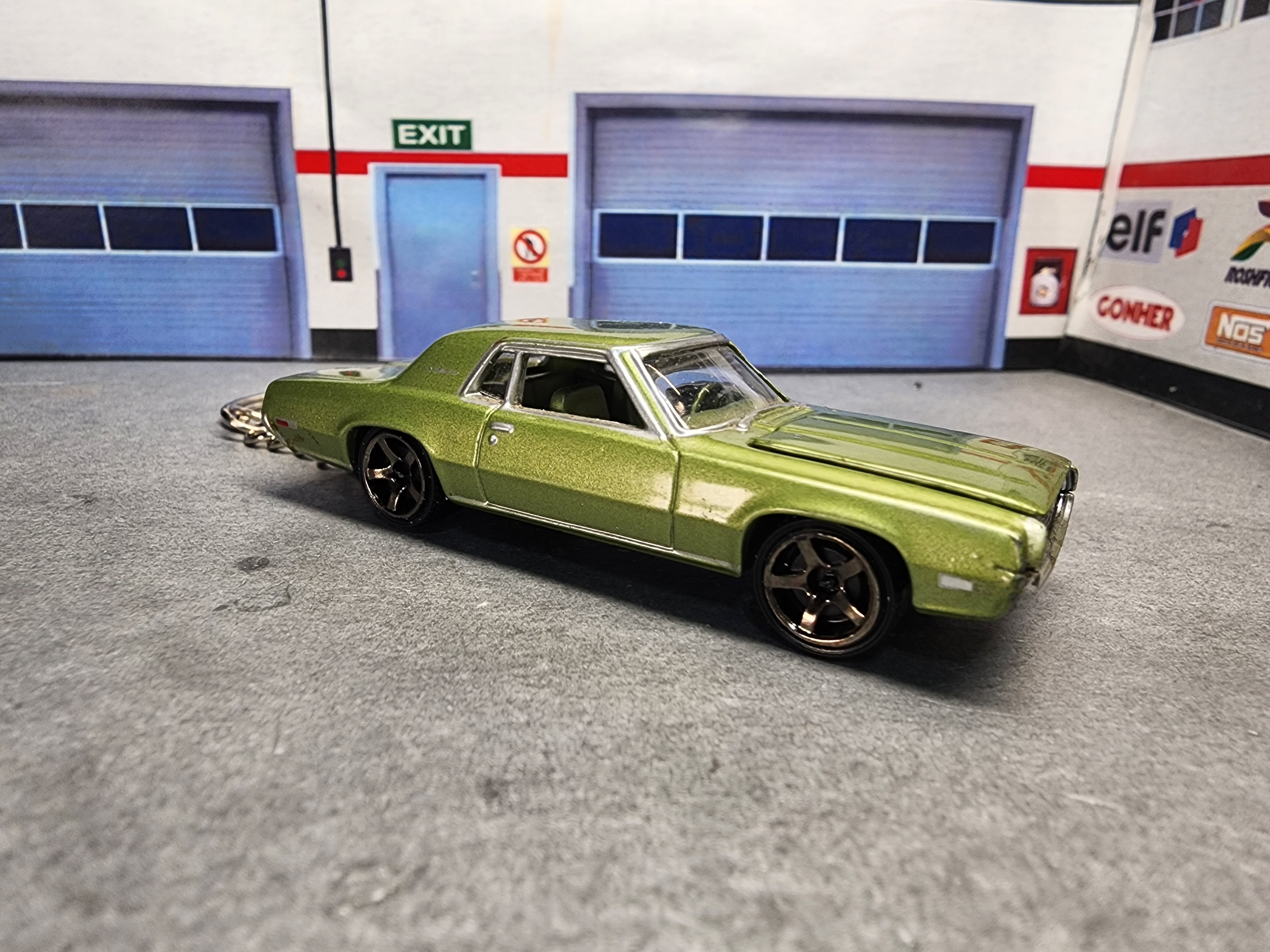 1968 Ford Thunderbird Keychain, 68 T-Bird Diecast Keychain 1:64 Scale