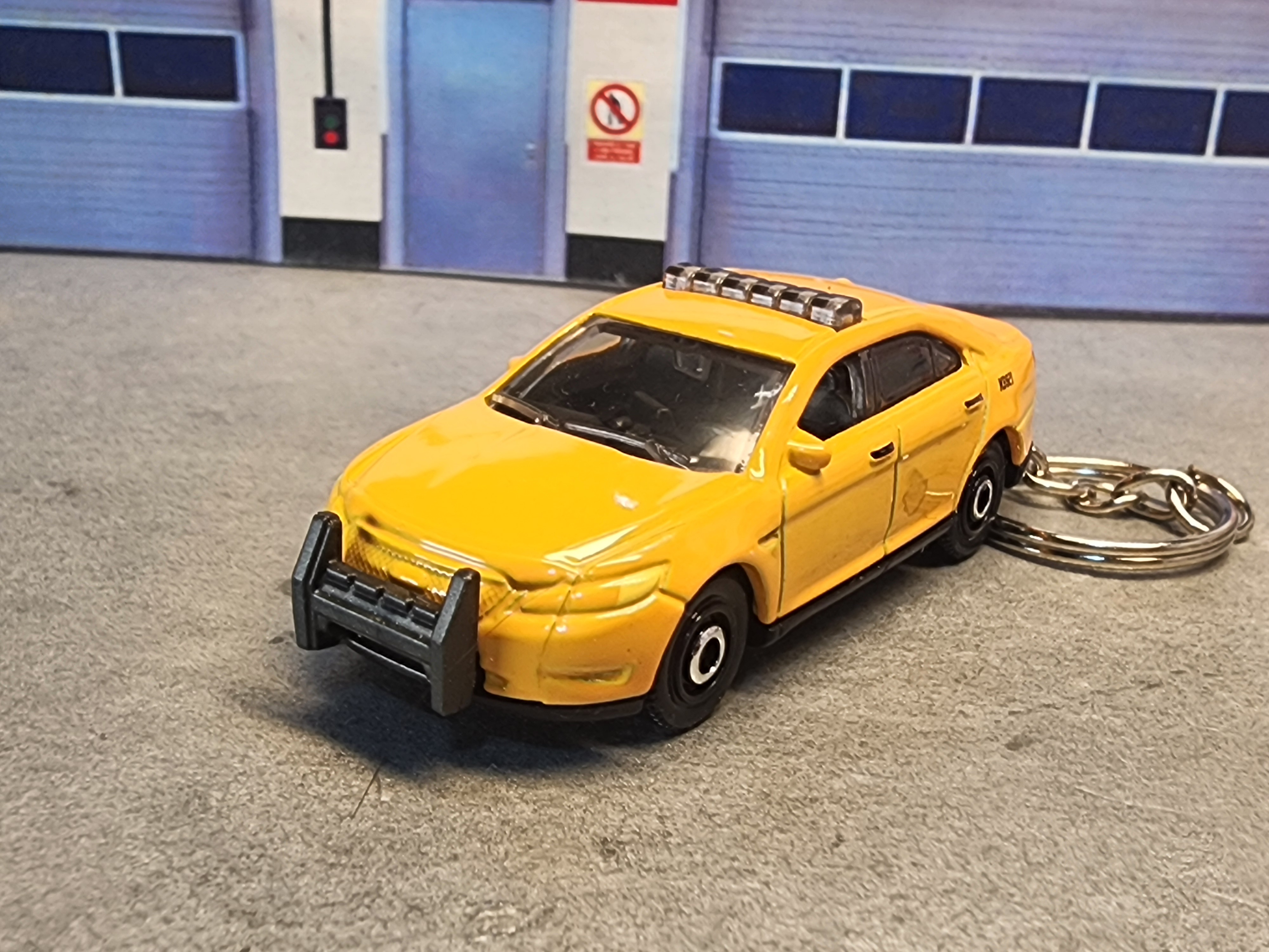 Police Interceptor Keychain, Ford Taurus Keychain, Die Cast 1:64 Scale 