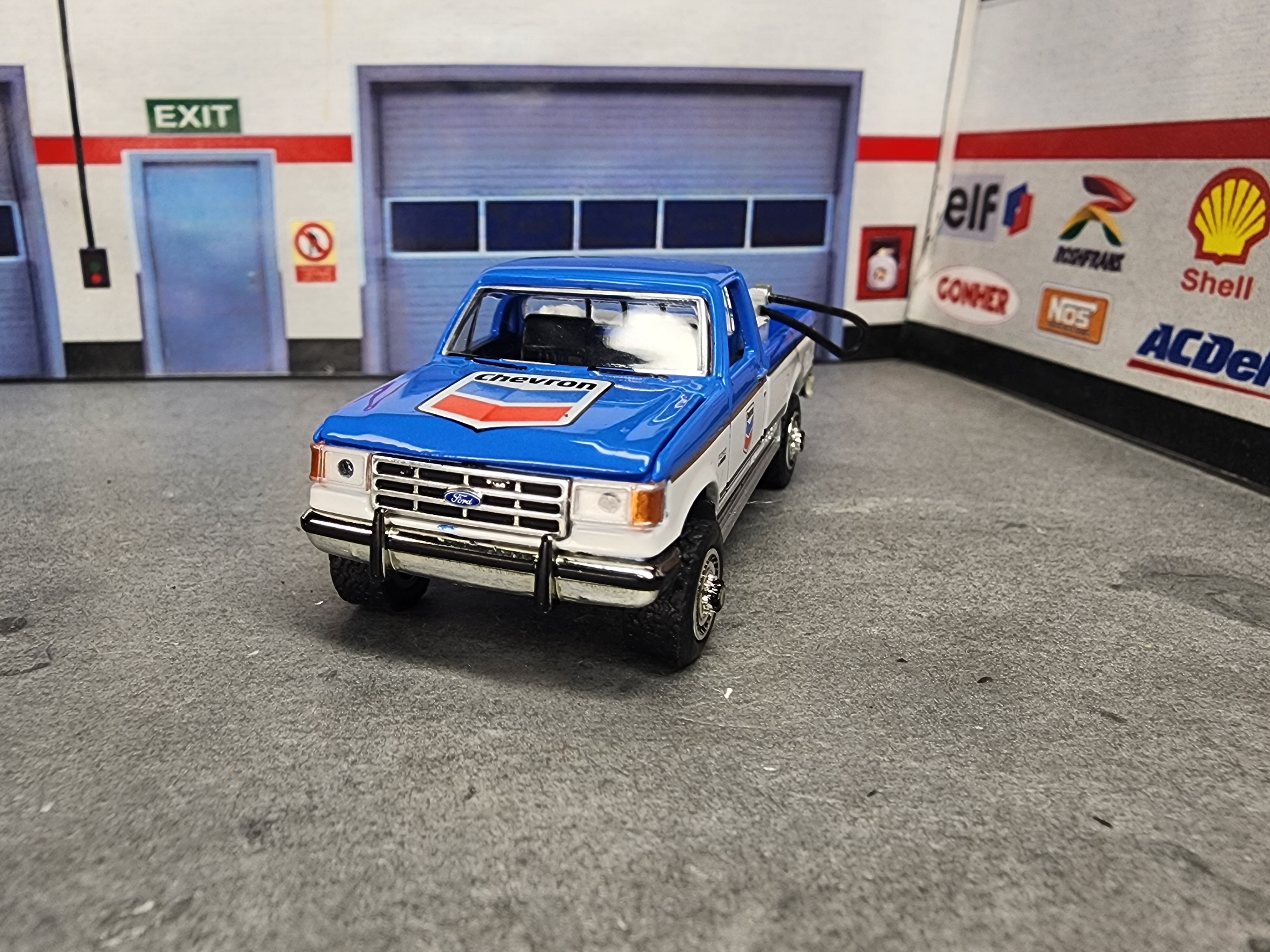 Chevron Pickup Diecast Truck Keychain, 1991 Ford F-250 Keychain