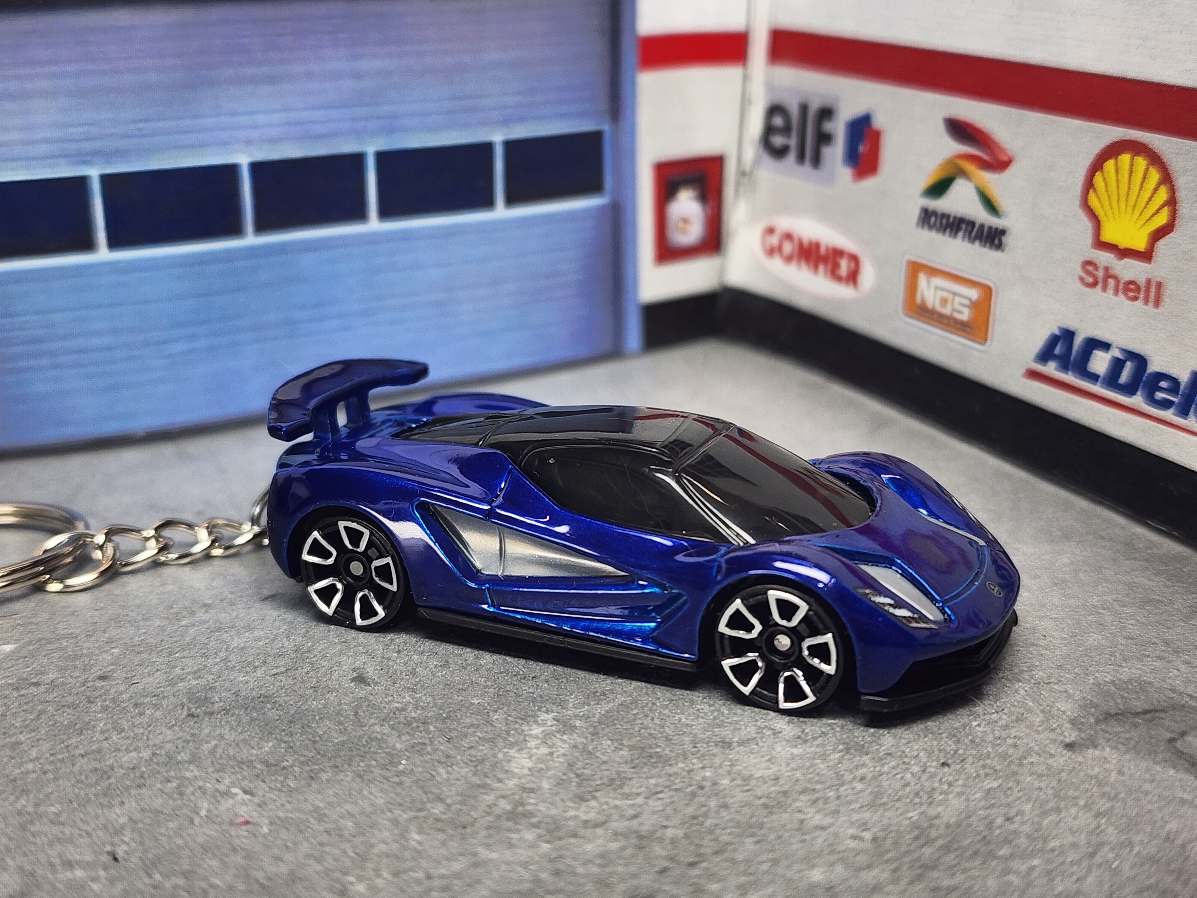 Lotus Evija  Keychain, 1:64 Scale