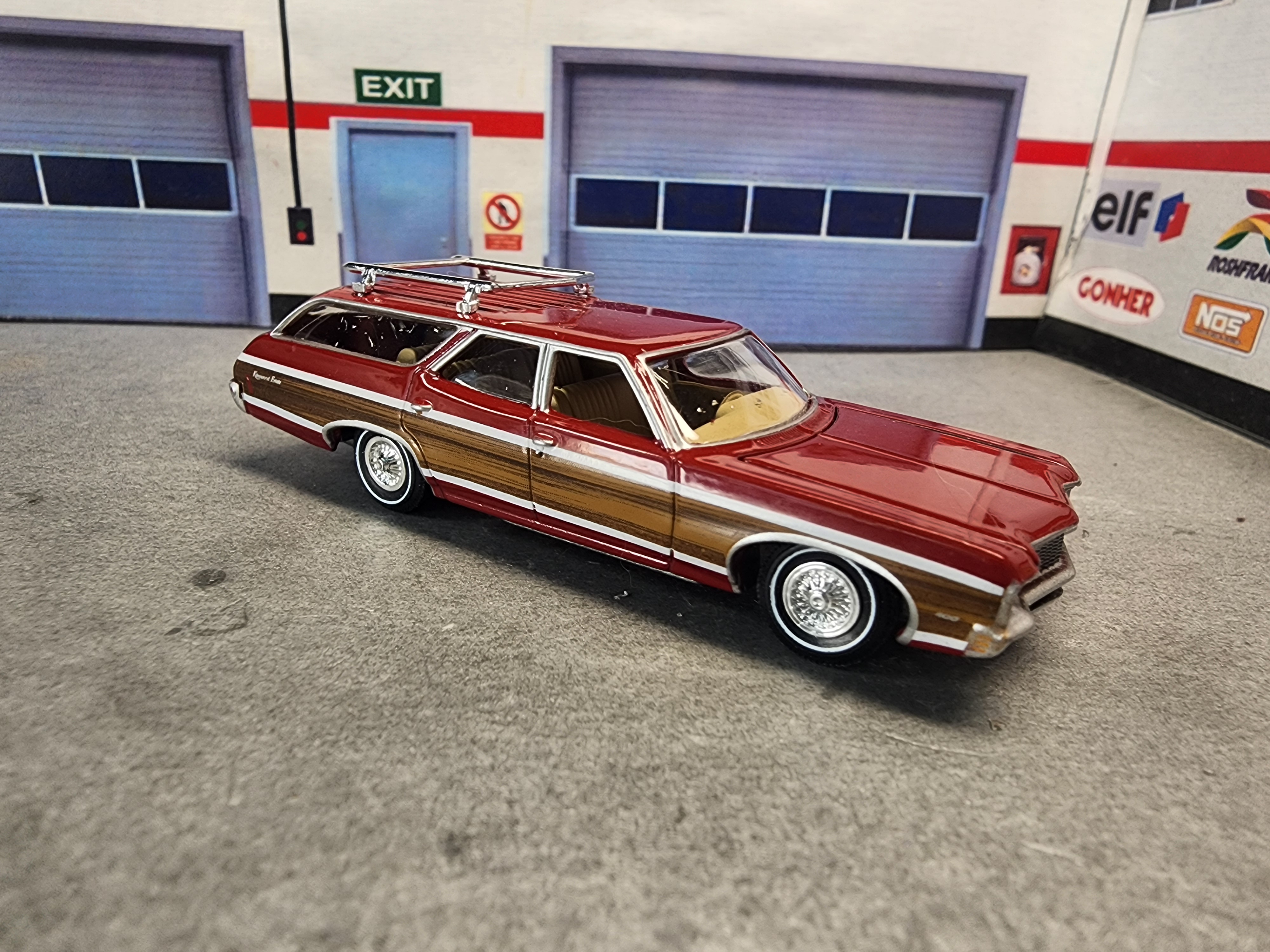 1970 Chevrolet  Kingswood Estate Wagon Keychain, Chevy Kingswood Estate Station Wagon Keychain
