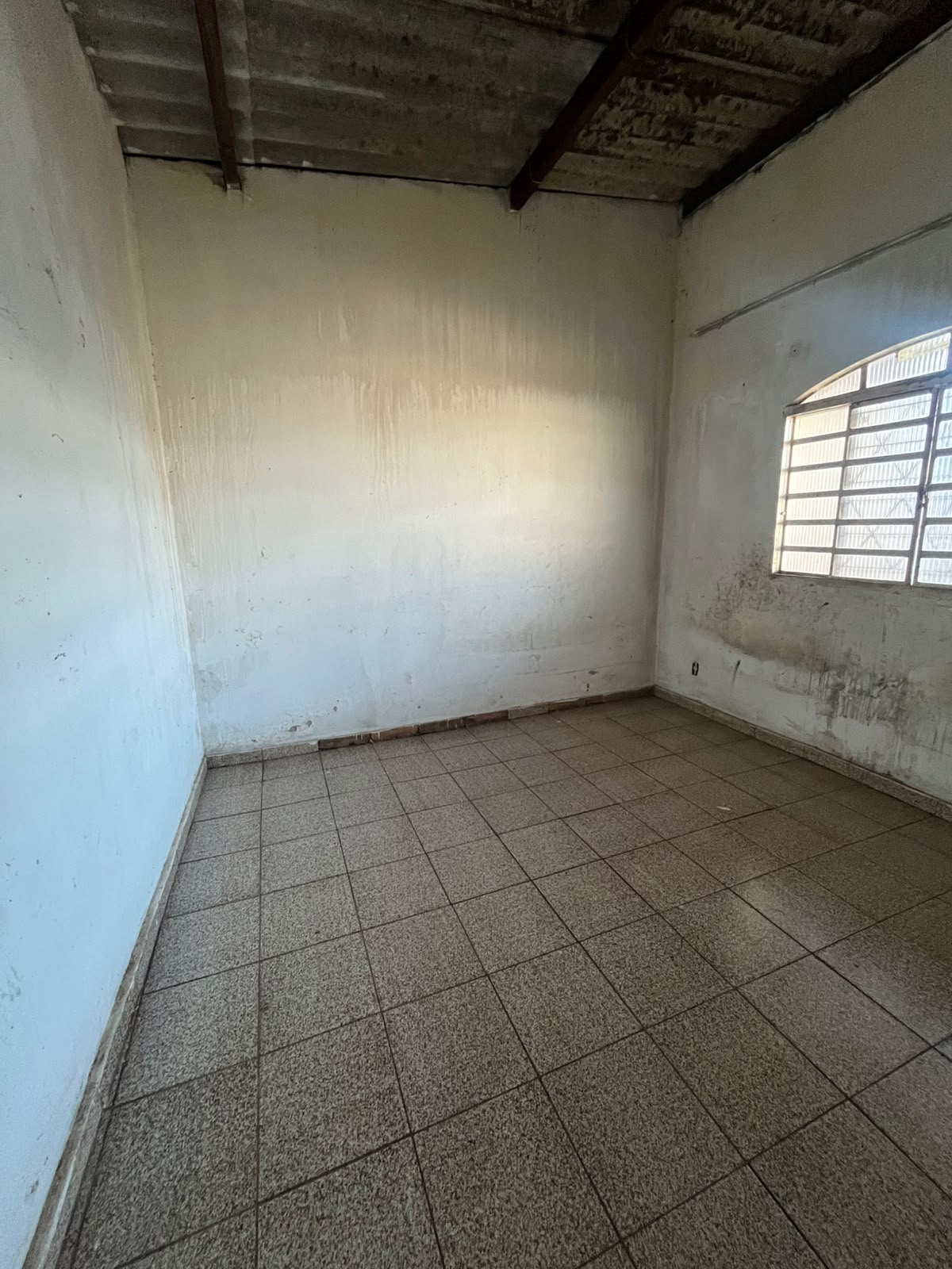 Vende-se casa em Santa Maria-DF