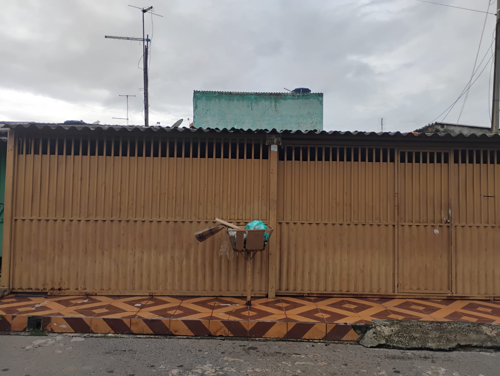 Vende-se casa em Santa Maria-DF