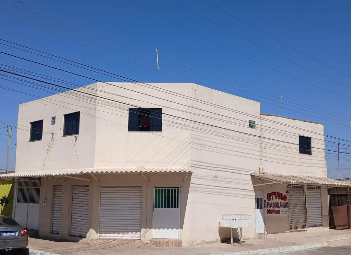 Vende-se sobrado em Santa Maria-DF