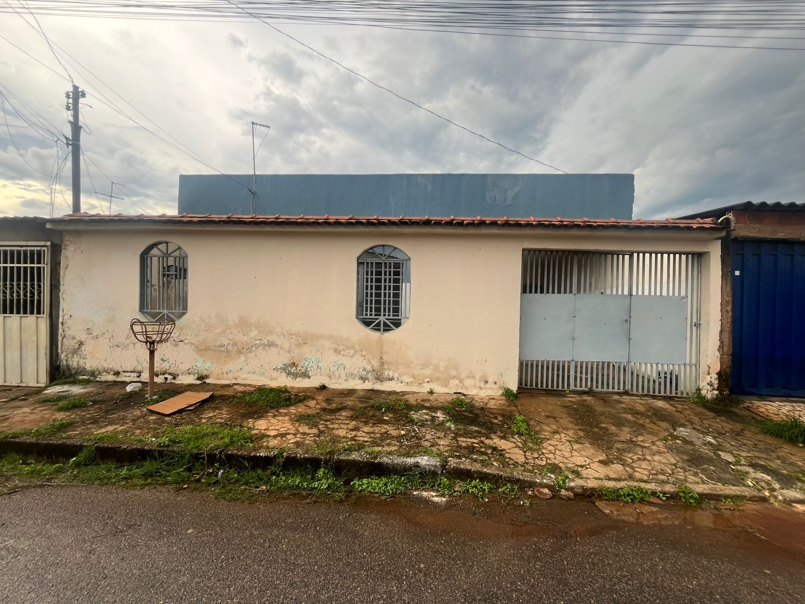 Vende-se casa em Santa Maria-DF