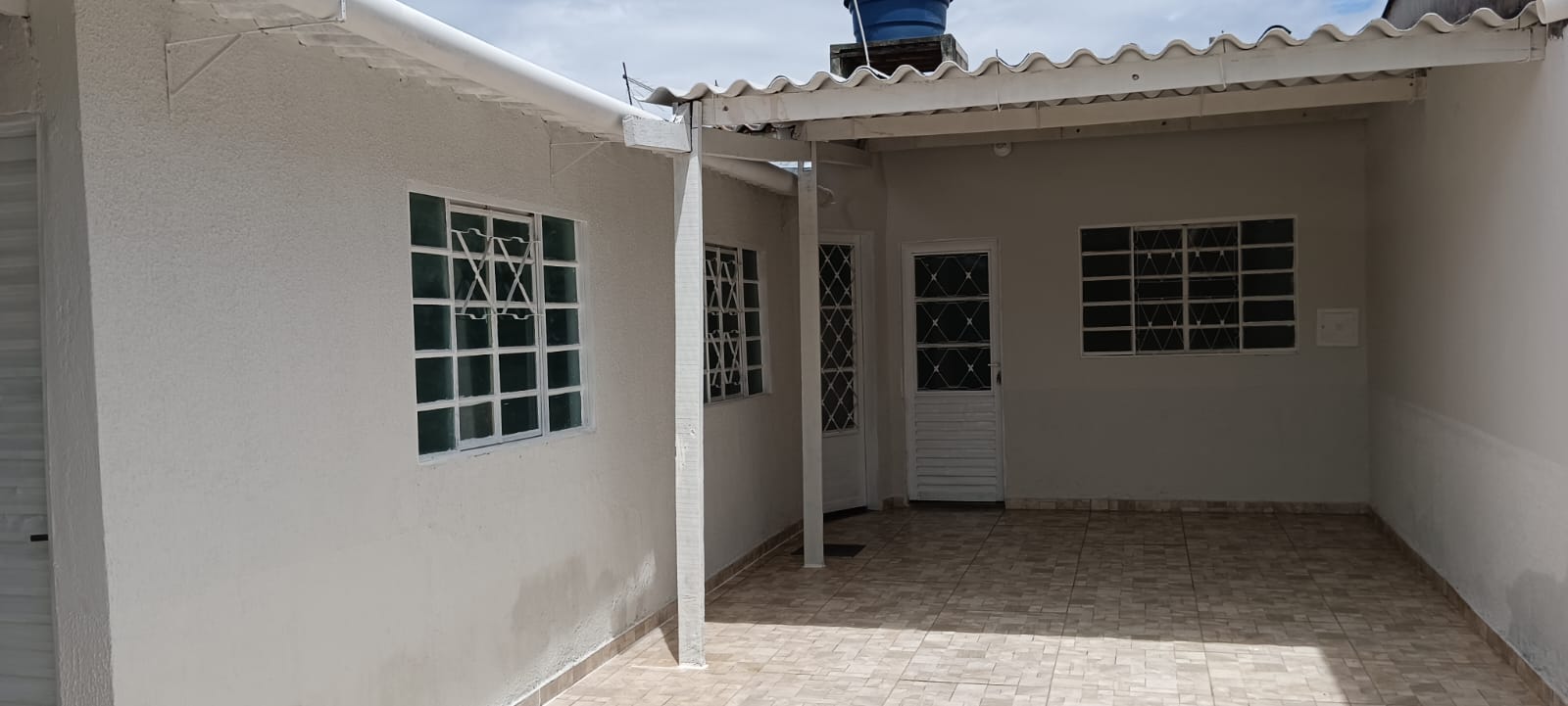 Vende-se casa em Santa Maria-DF