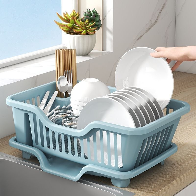 Plastic plate rack with drainage tray 