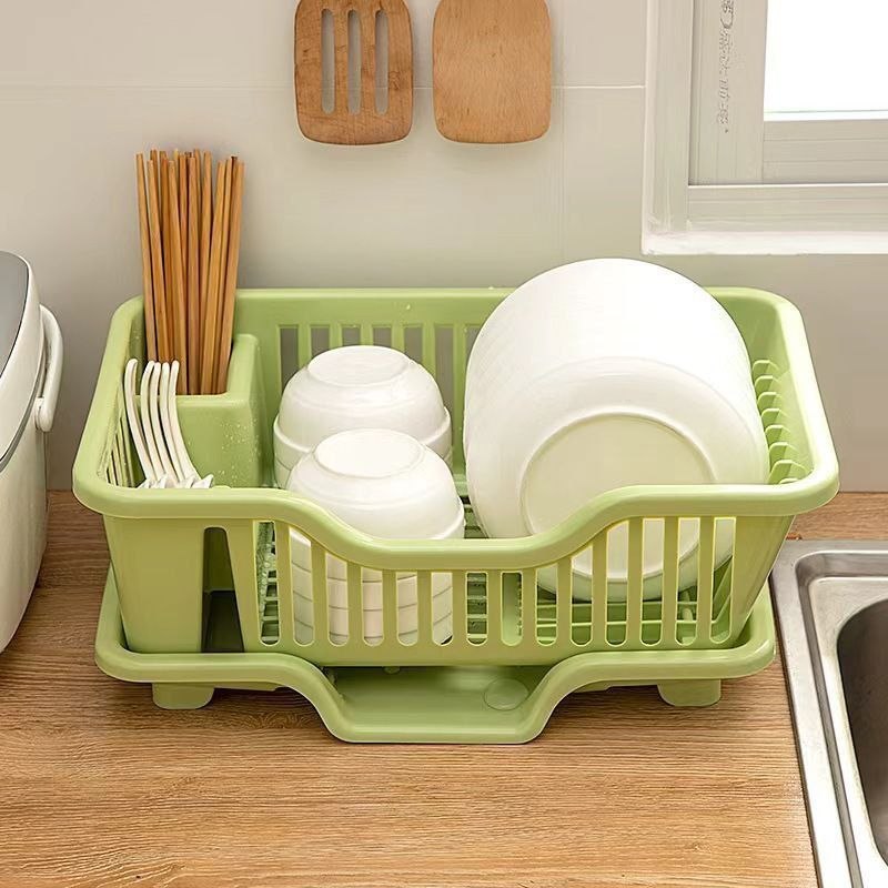Plastic plate rack with drainage tray 