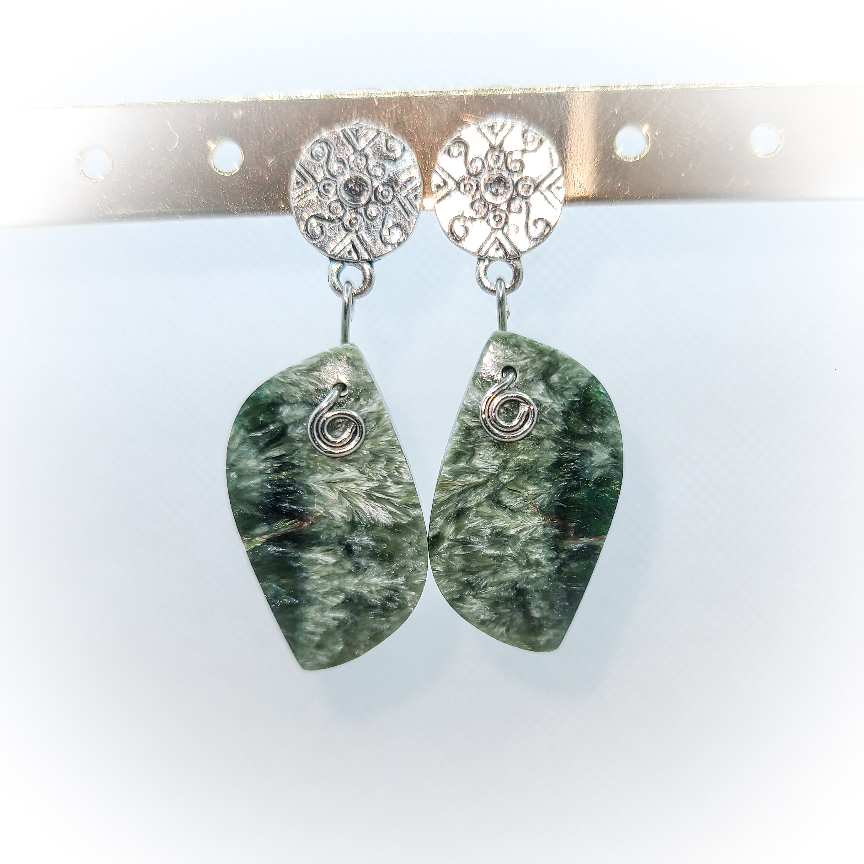 Boucles d’oreilles en séraphinite