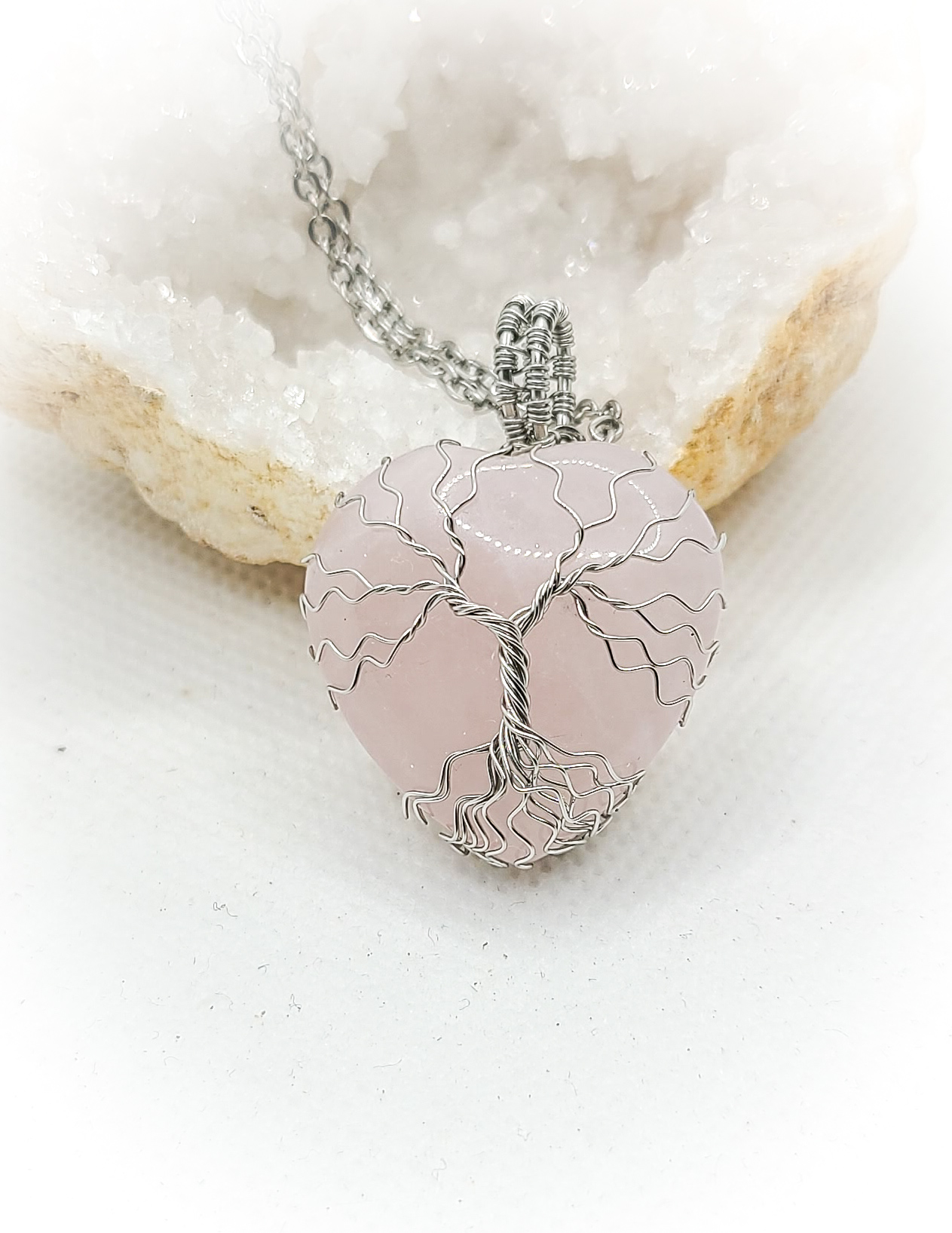 Pendentif arbre de vie en quartz rose – cœur en pierre naturelle