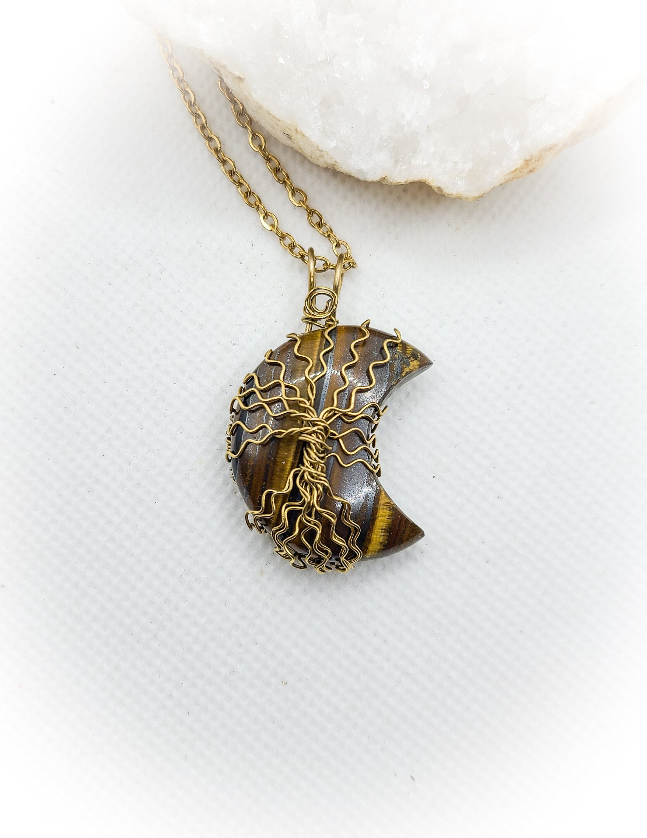 Pendentif arbre de vie lune en œil de tigre