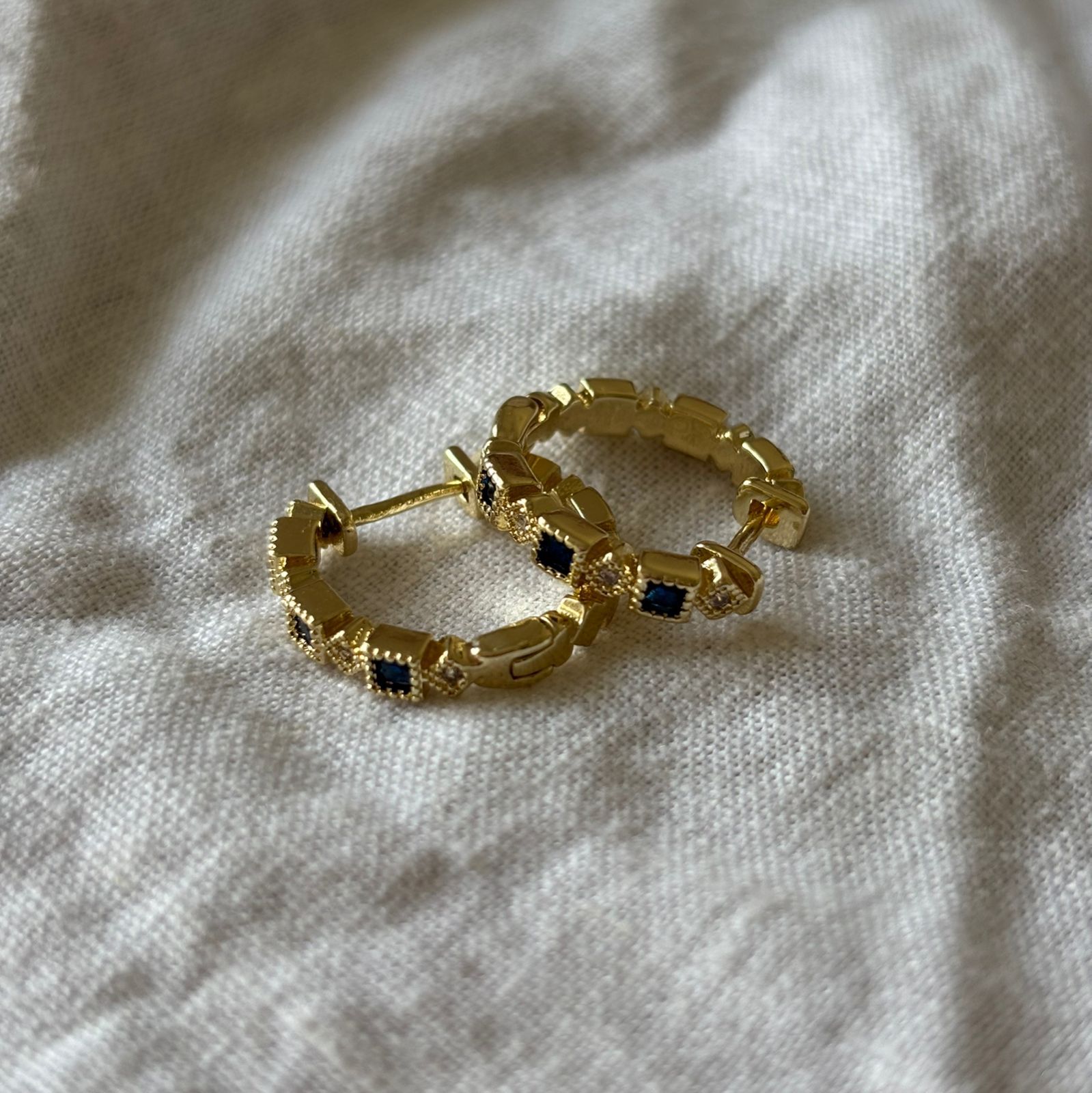 Aros Zafiro Dorado