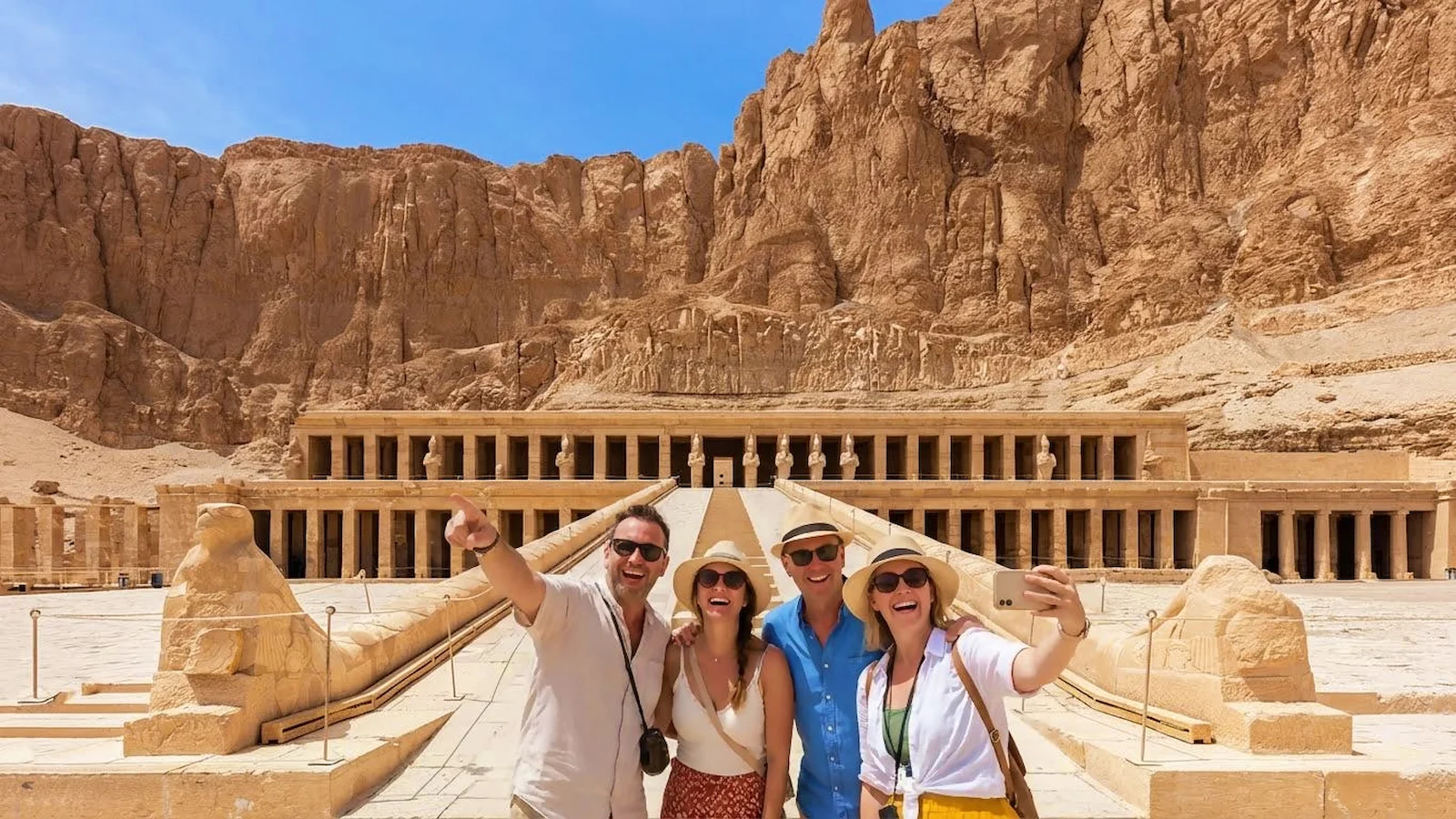 From Hurghada: Guided Day Trip to Luxor with Hotel Pick-up