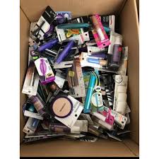 Caja surtida de cosméticos 20 piezas