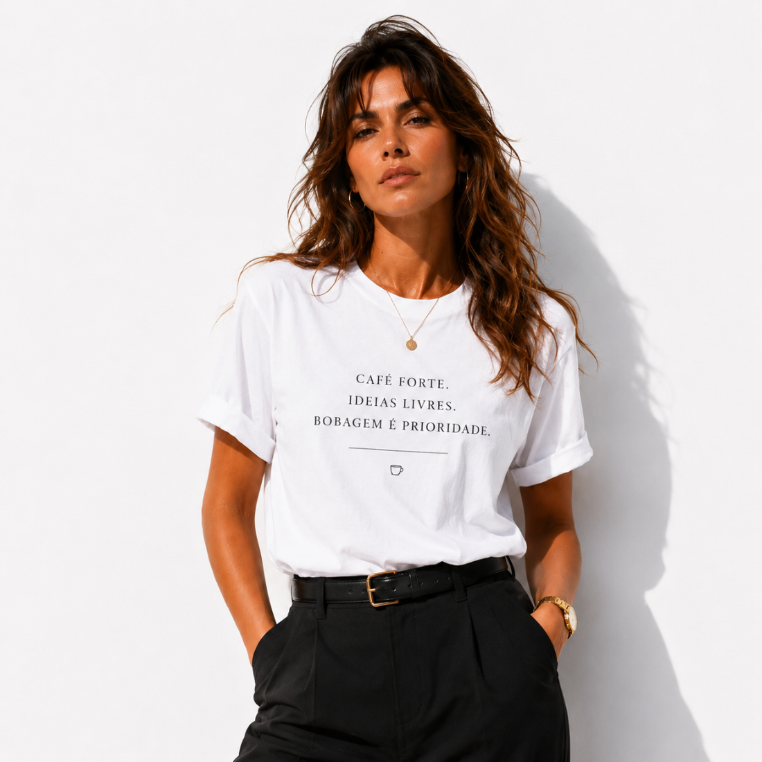 Camiseta Personalizada "Café forte, idéias livres"