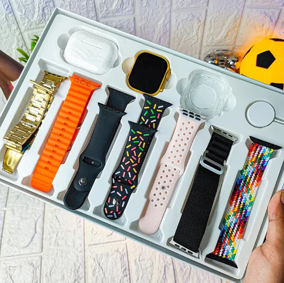 i20 Ultra Max Suit 2.3" Smartwatch & Wireless Earphones Set