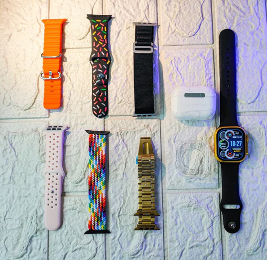 i20 Ultra Max Suit 2.3" Smartwatch & Wireless Earphones Set