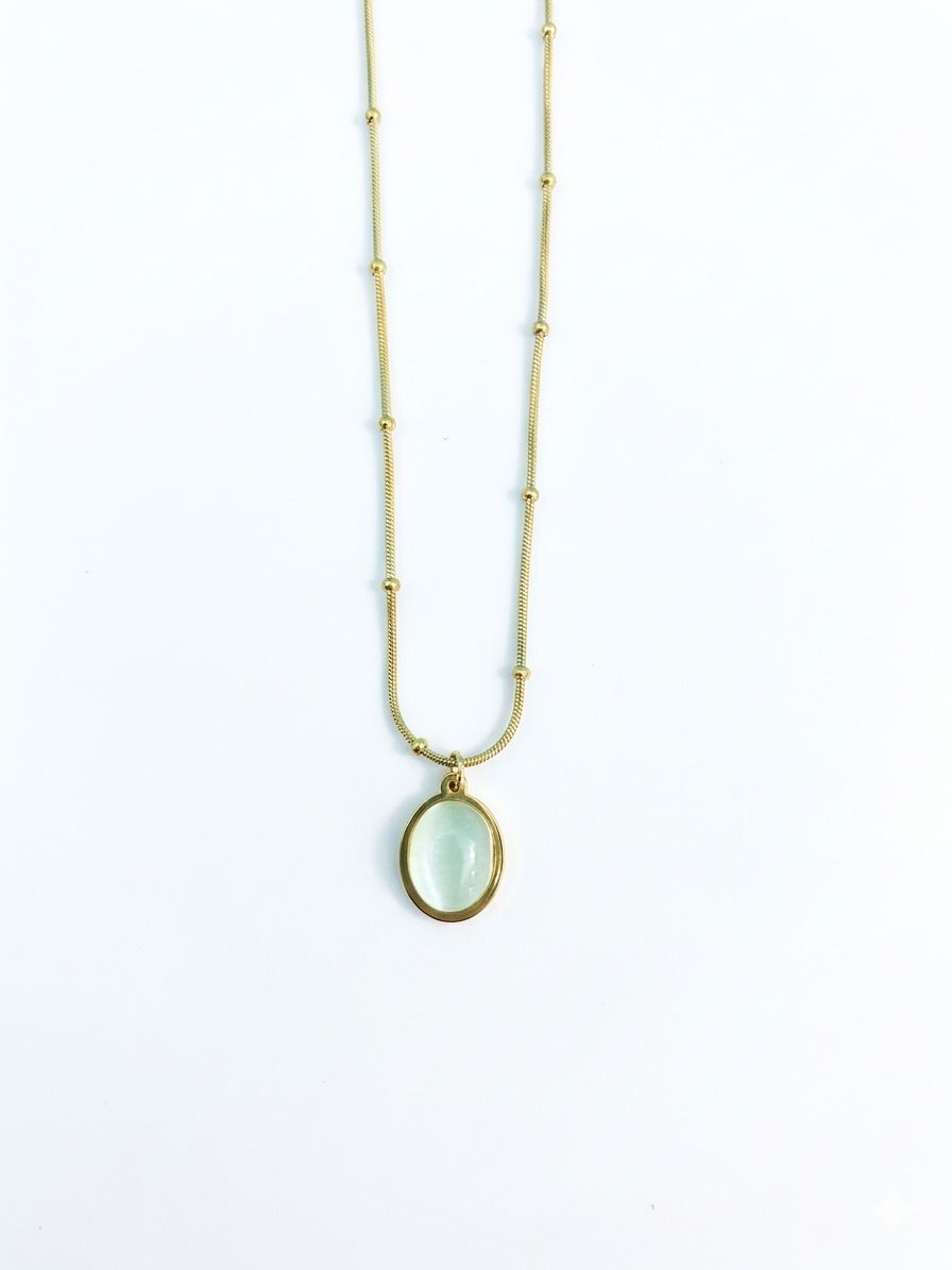 Gold Pendant Necklace