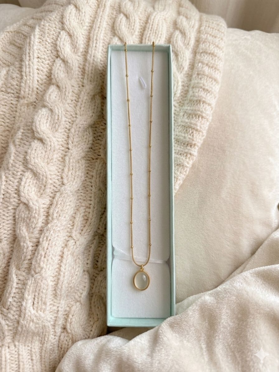 Gold Pendant Necklace