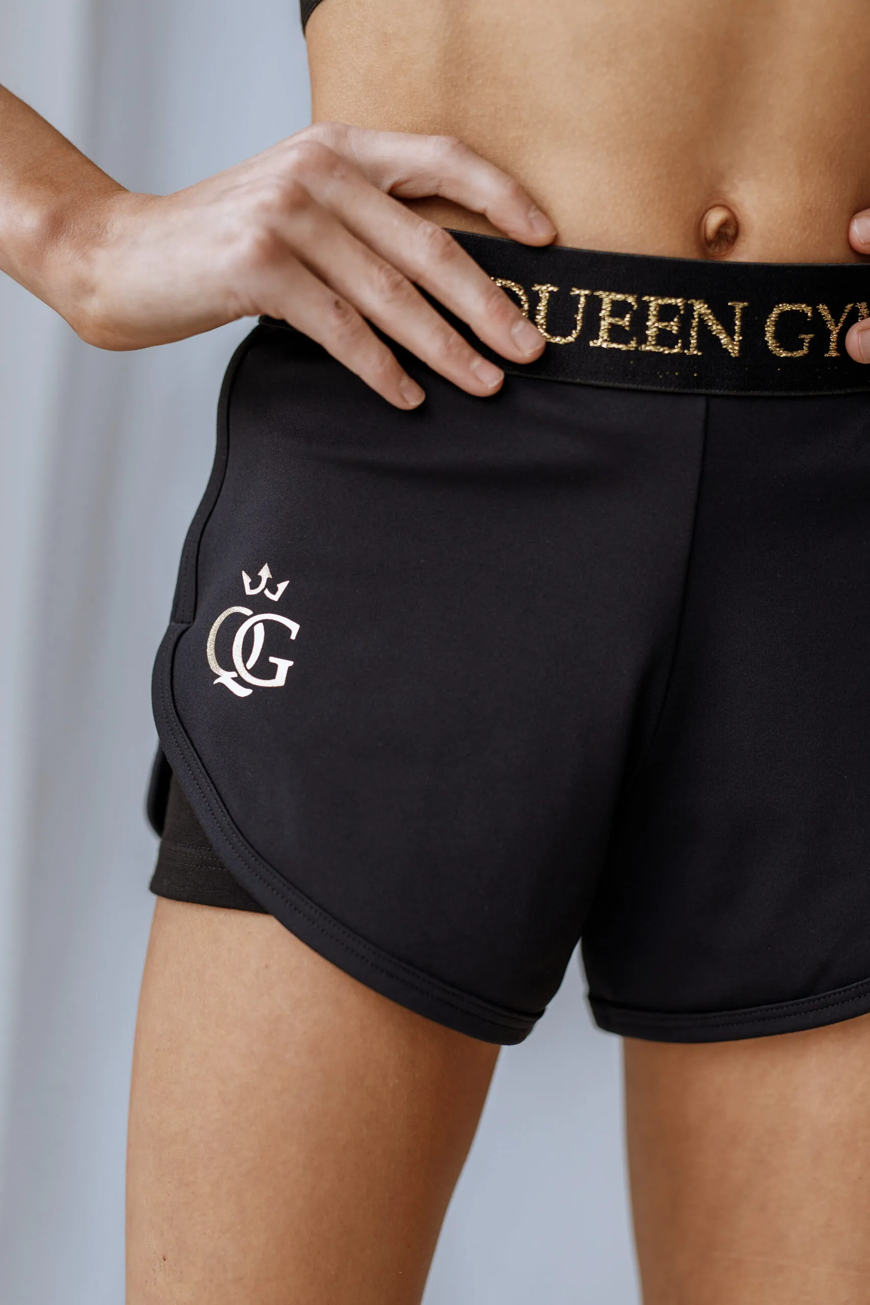QUEEN GYM- DOUBLE SHORT-BLACK