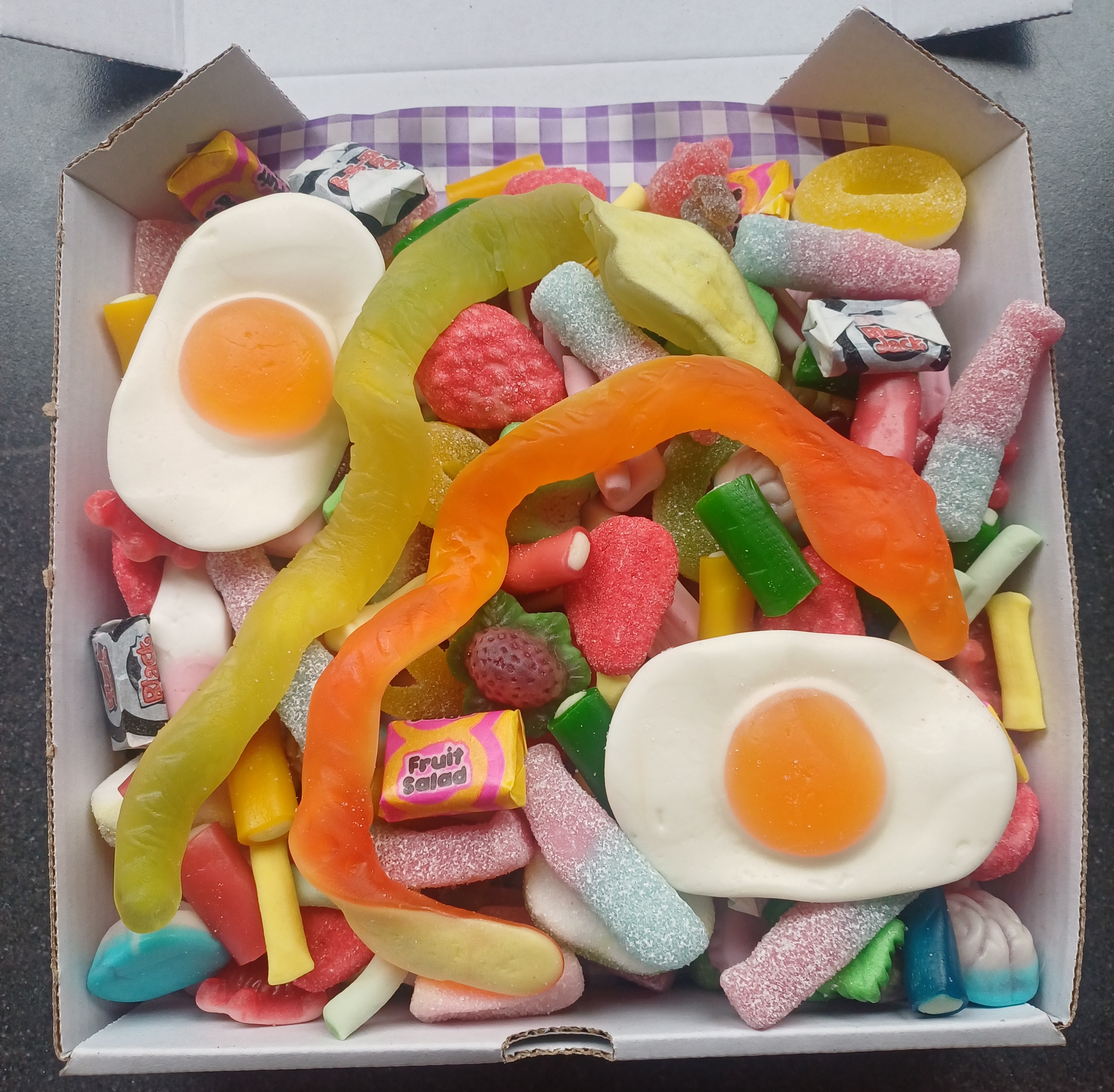 Sweet Treat Pizza Box 750g