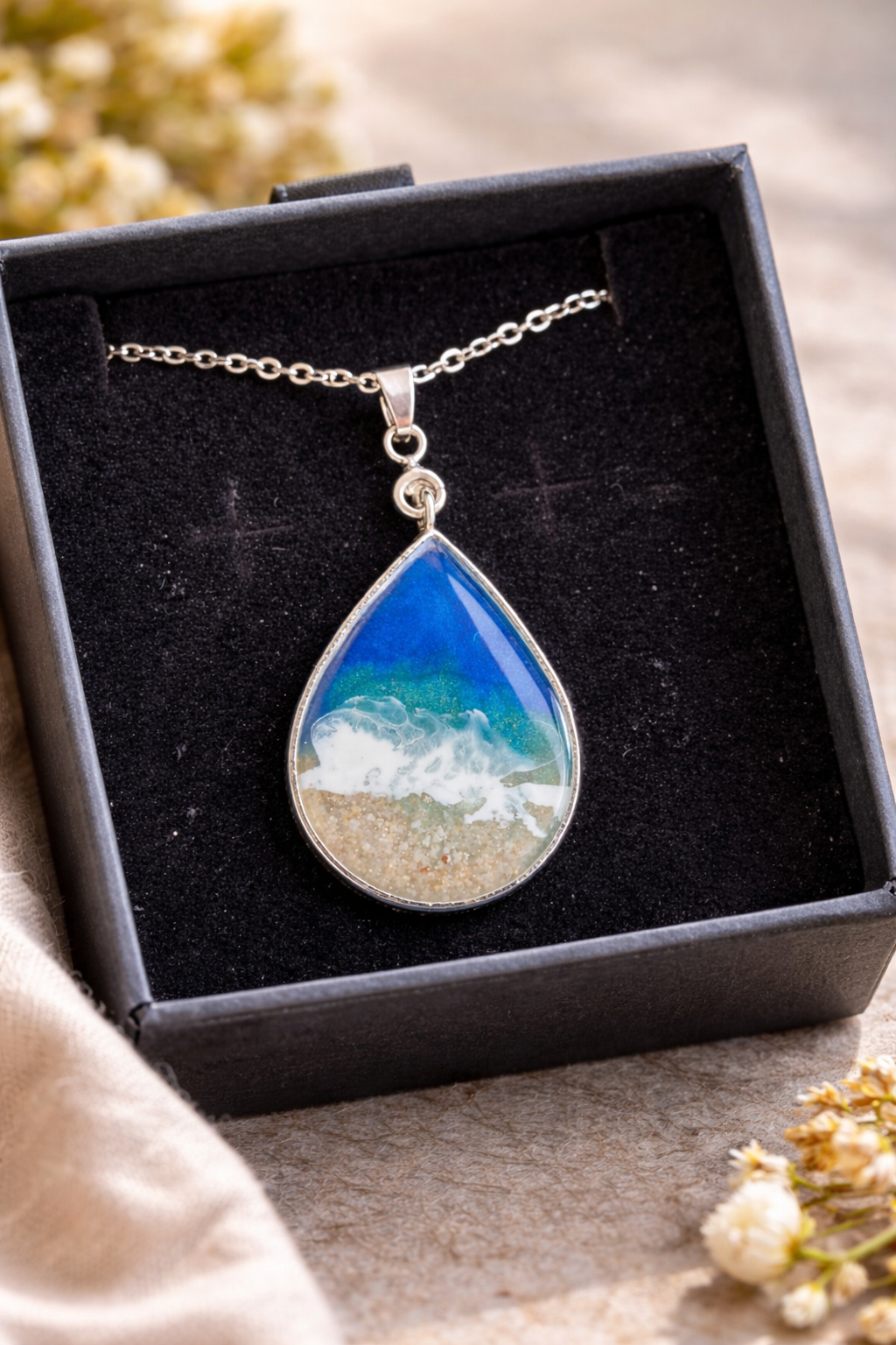 Beach pendant 