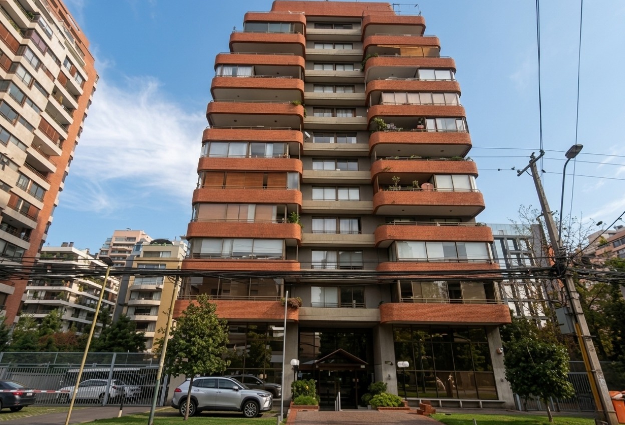 Oficina Ejecutiva en Edificio Moderno en Las Condes