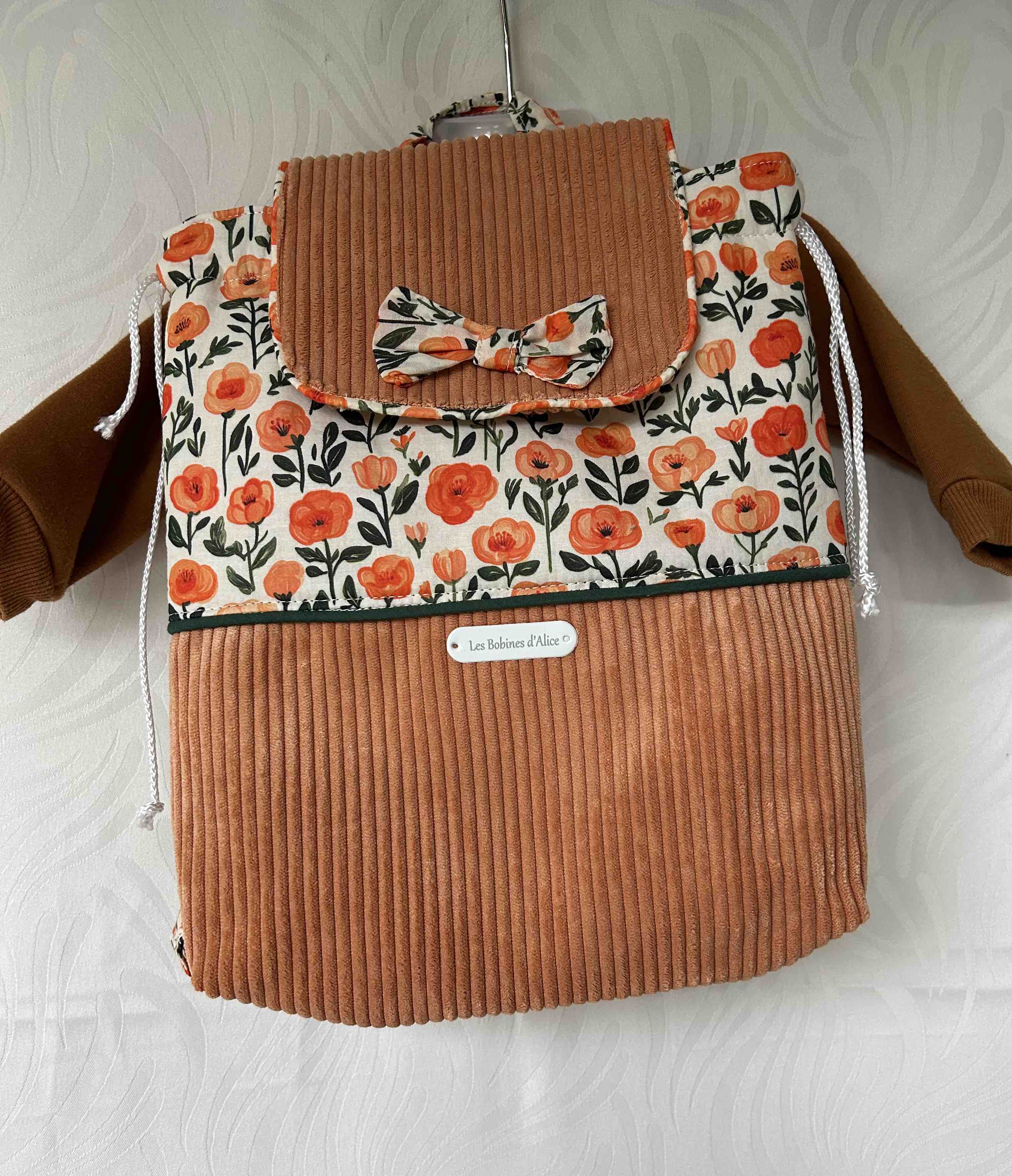 Sac à dos fleurs oranges et velours abricot