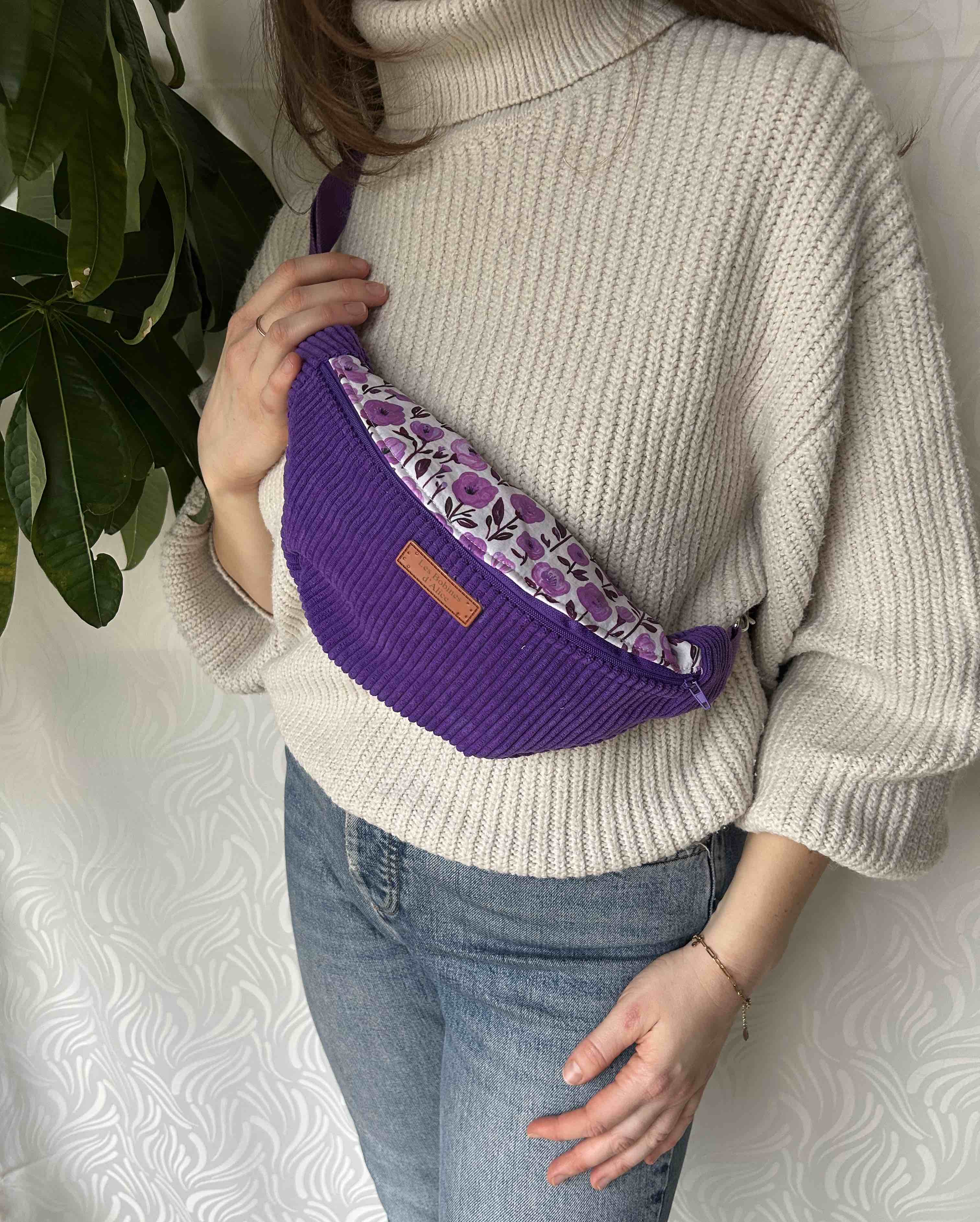 Banane en velours violet