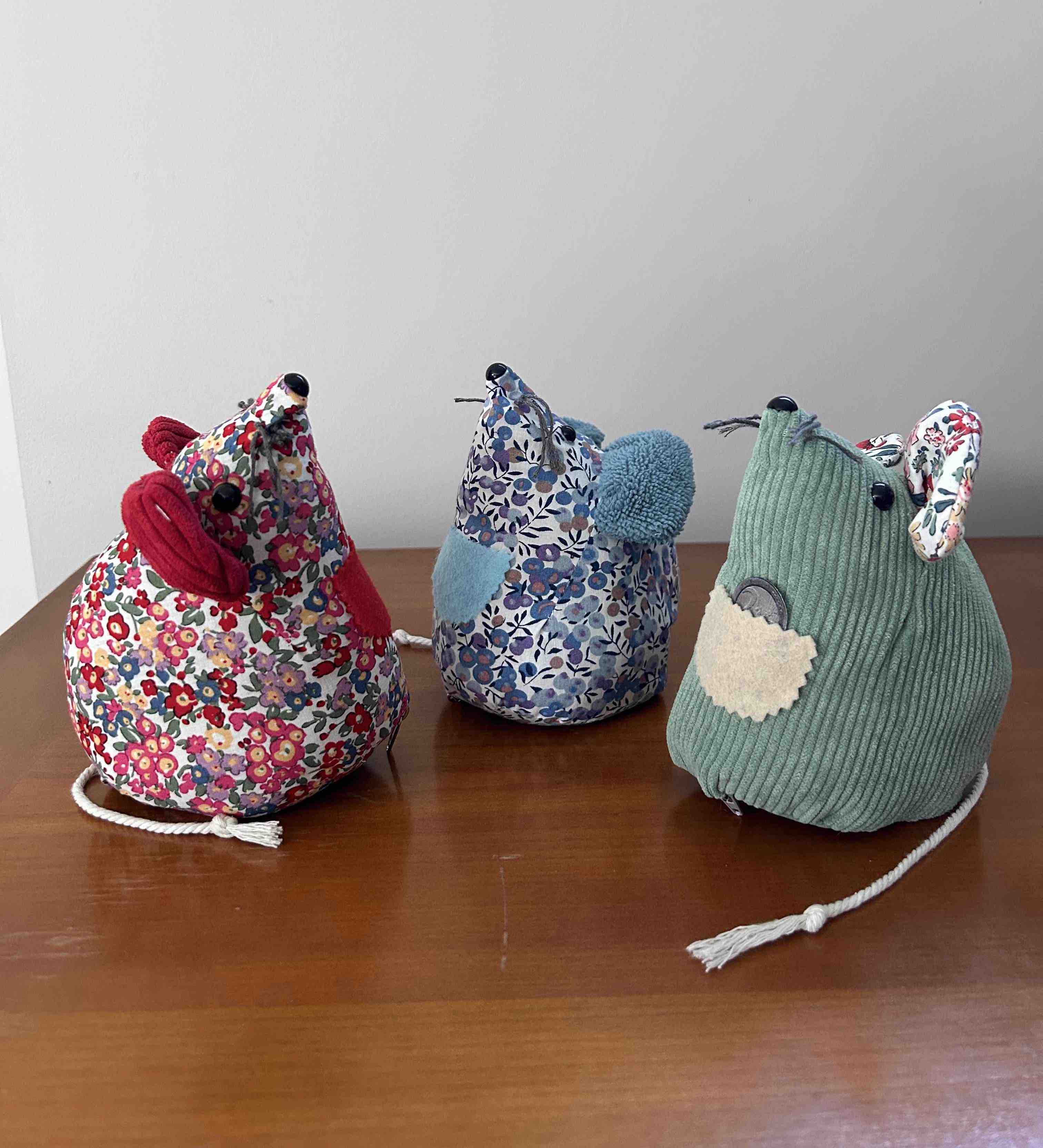 Souris multifonctions fleuries rouges