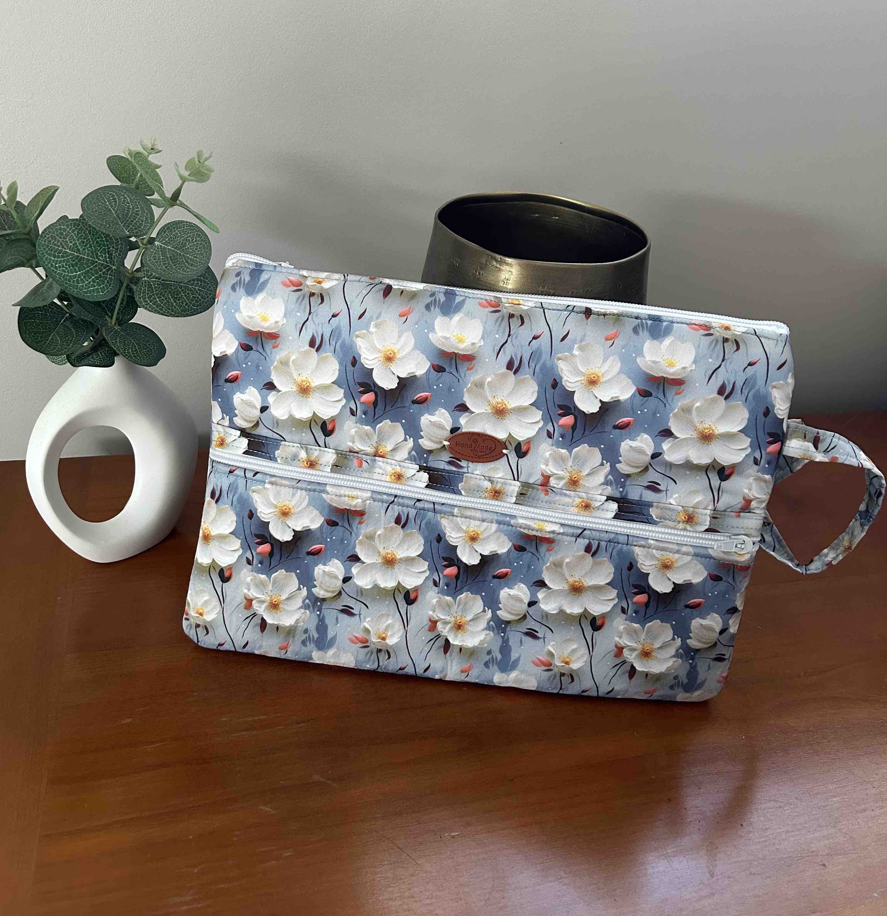 Pochette pour tablette bleue à fleurs 3D