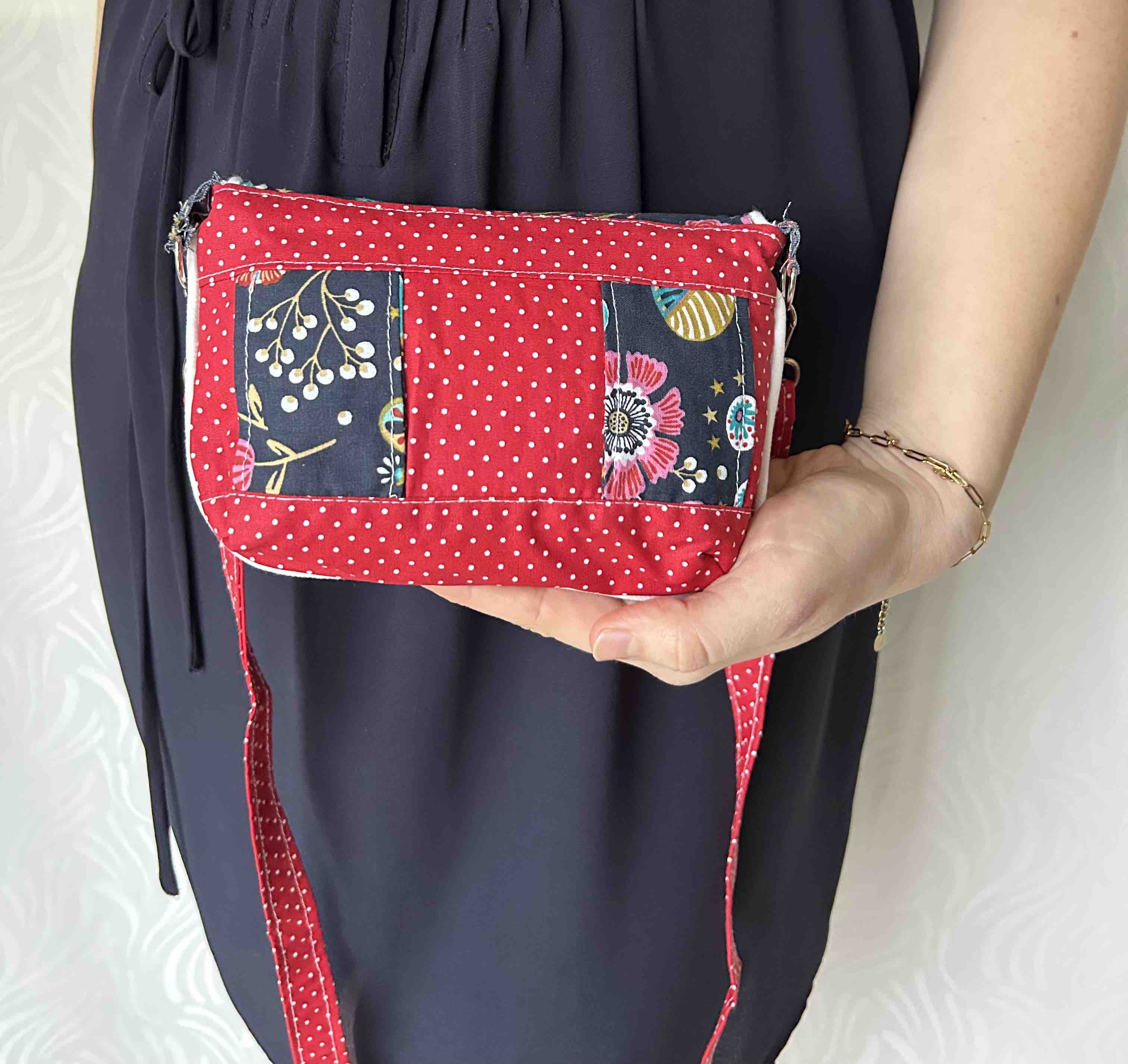 Sac banane ceinture rouge fleuri