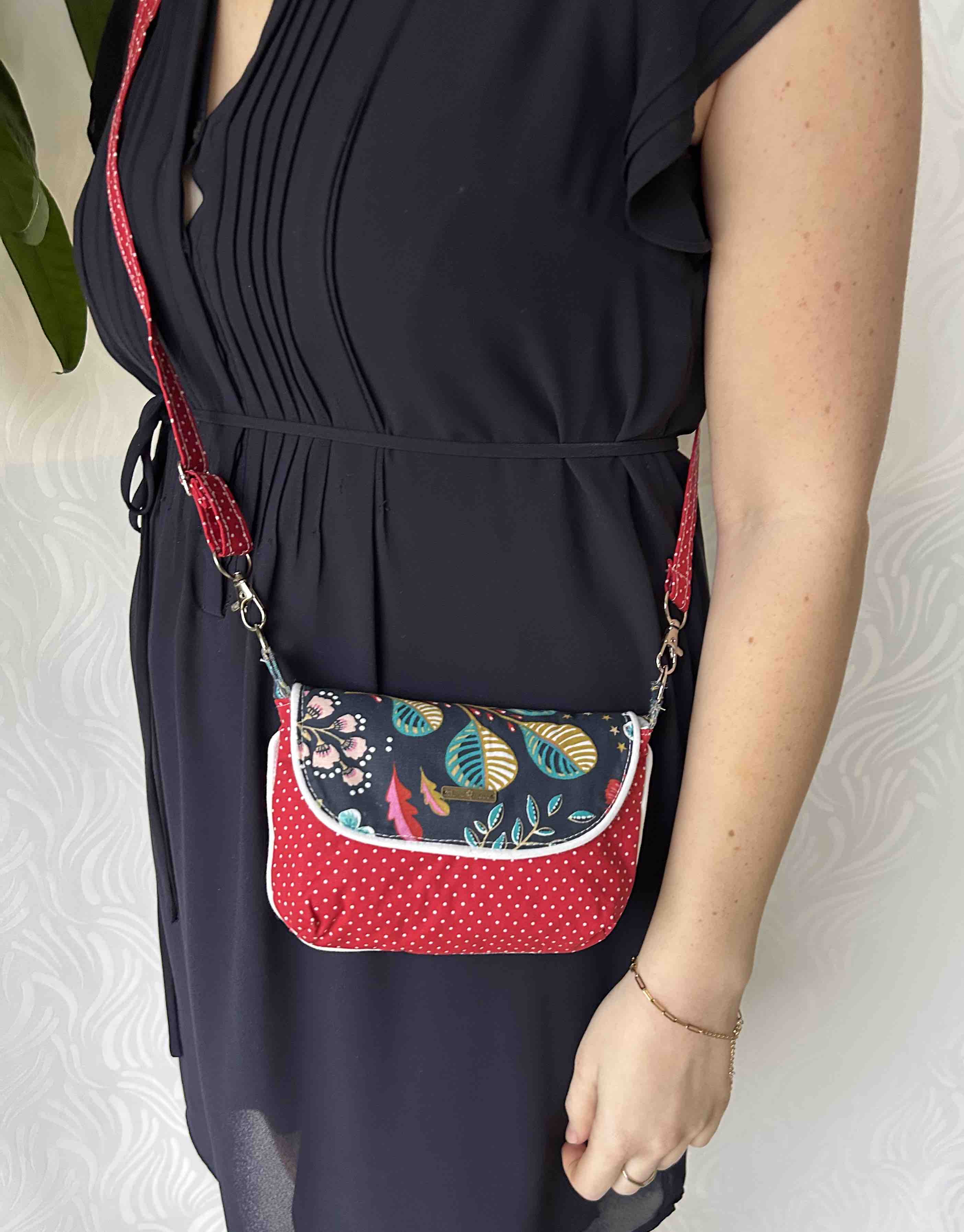 Sac banane ceinture rouge fleuri