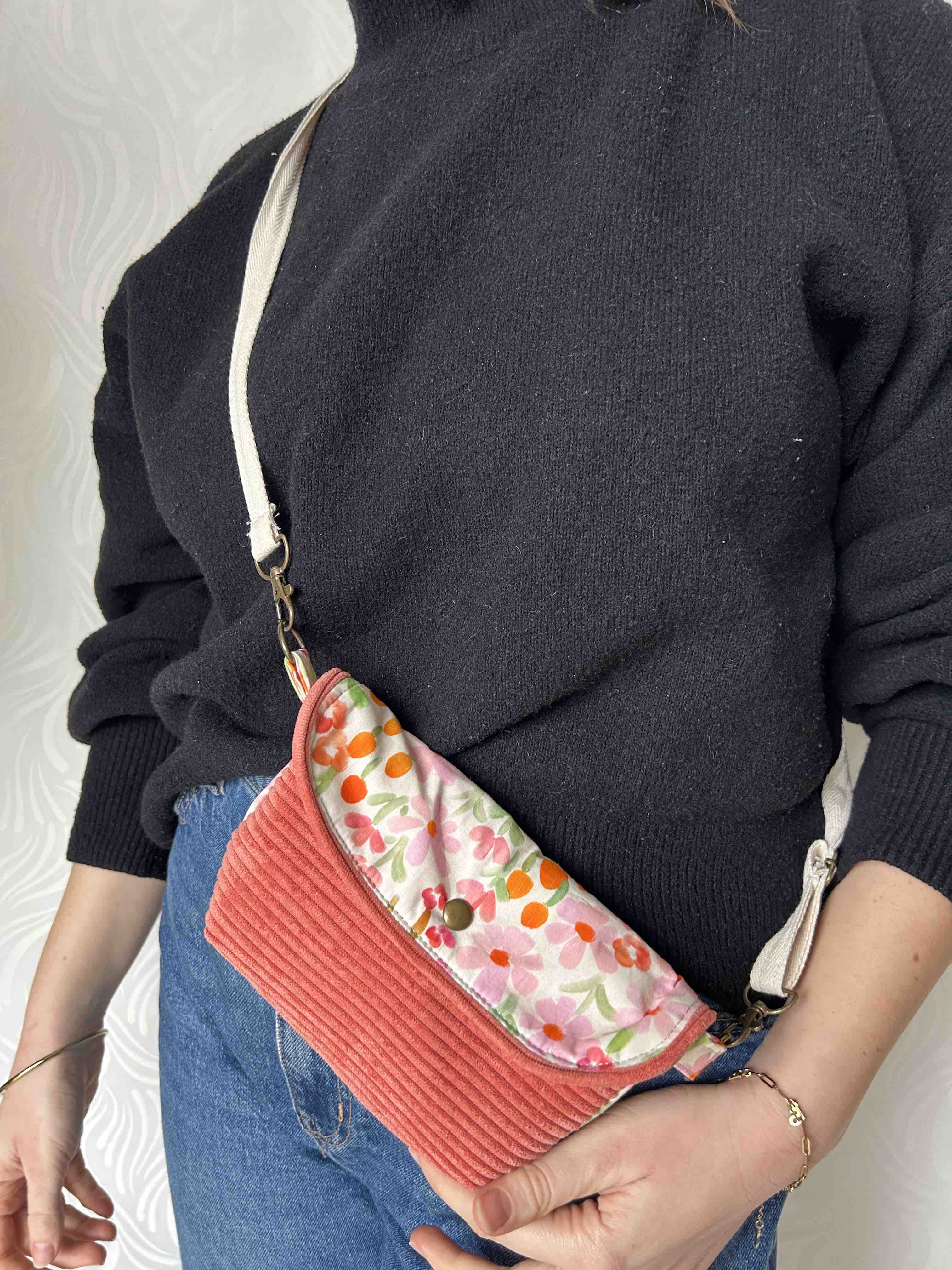 Sac banane ceinture rose fleuri