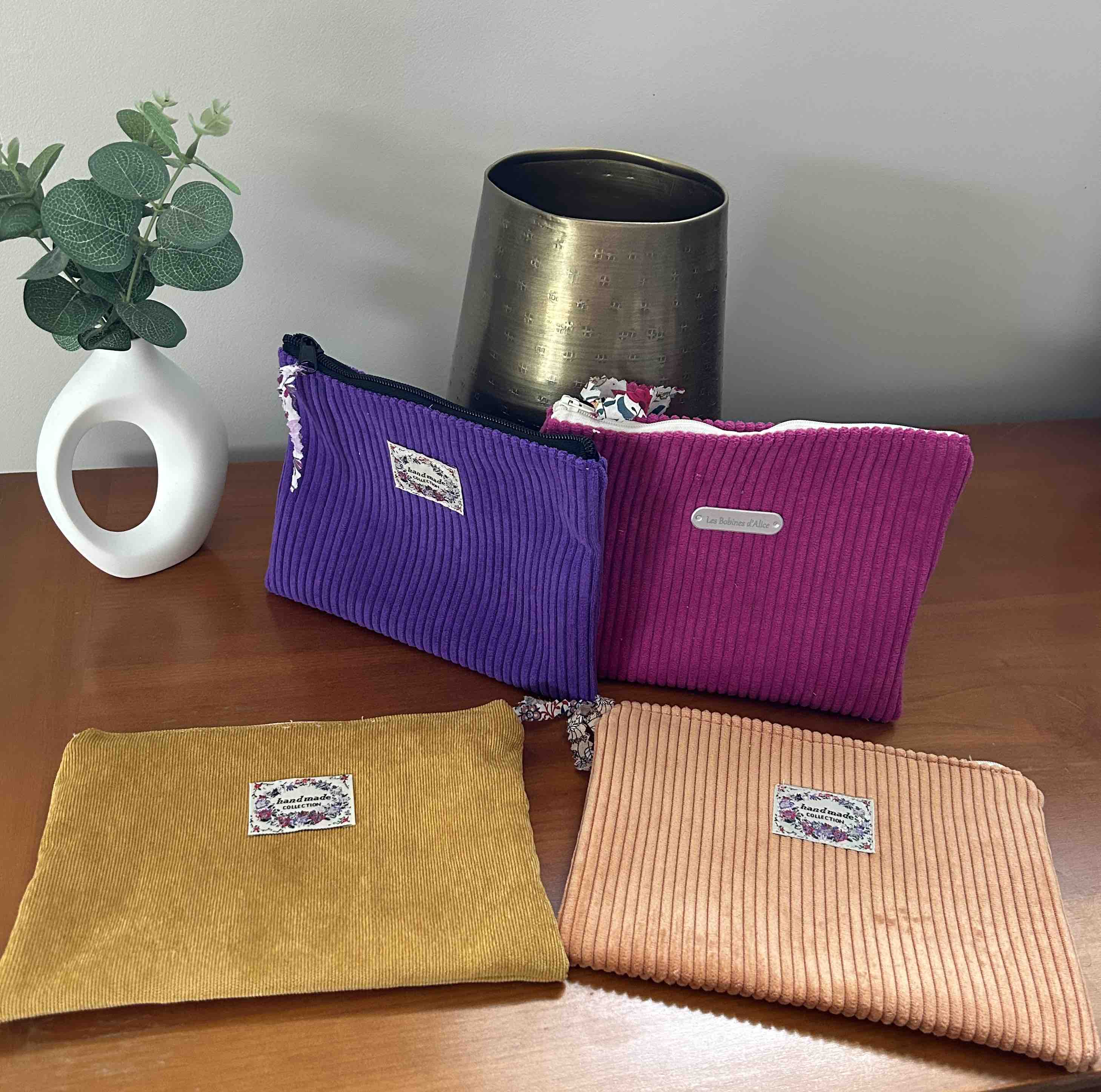 Pochette en velours fuchsia