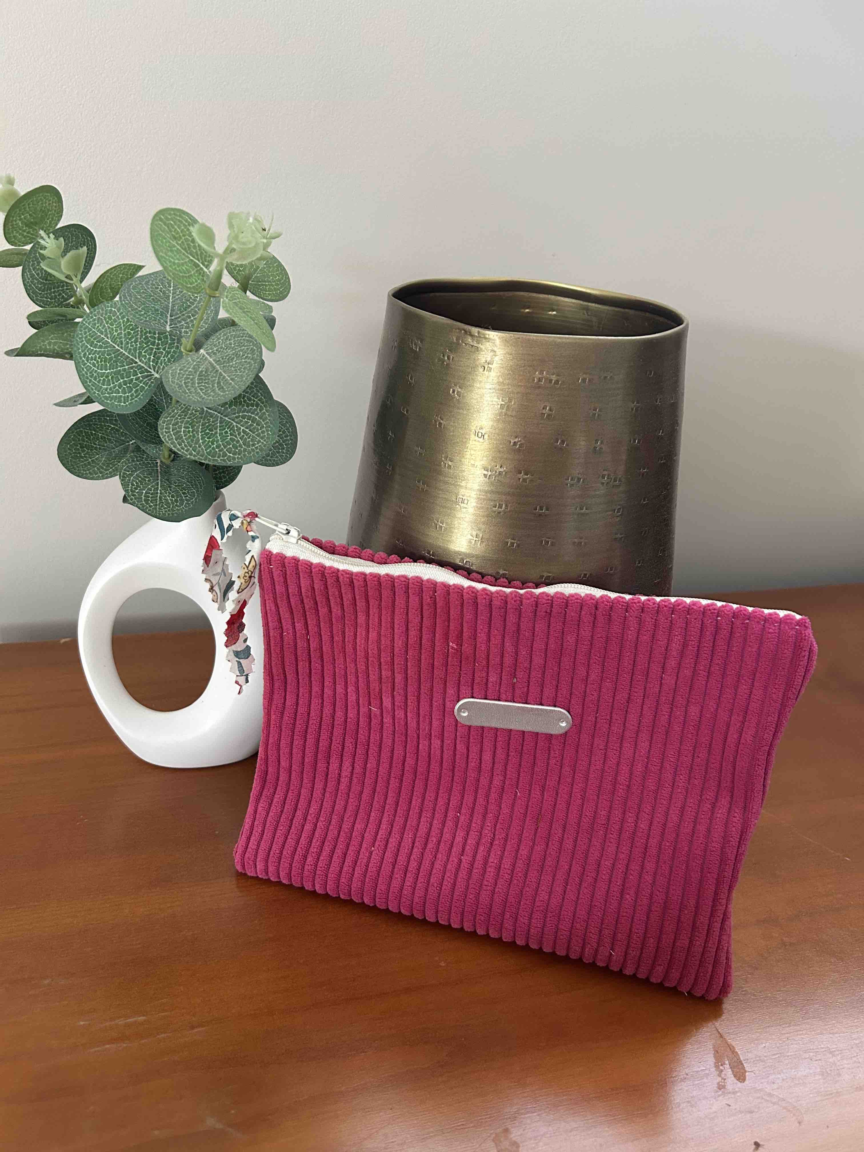 Pochette en velours fuchsia