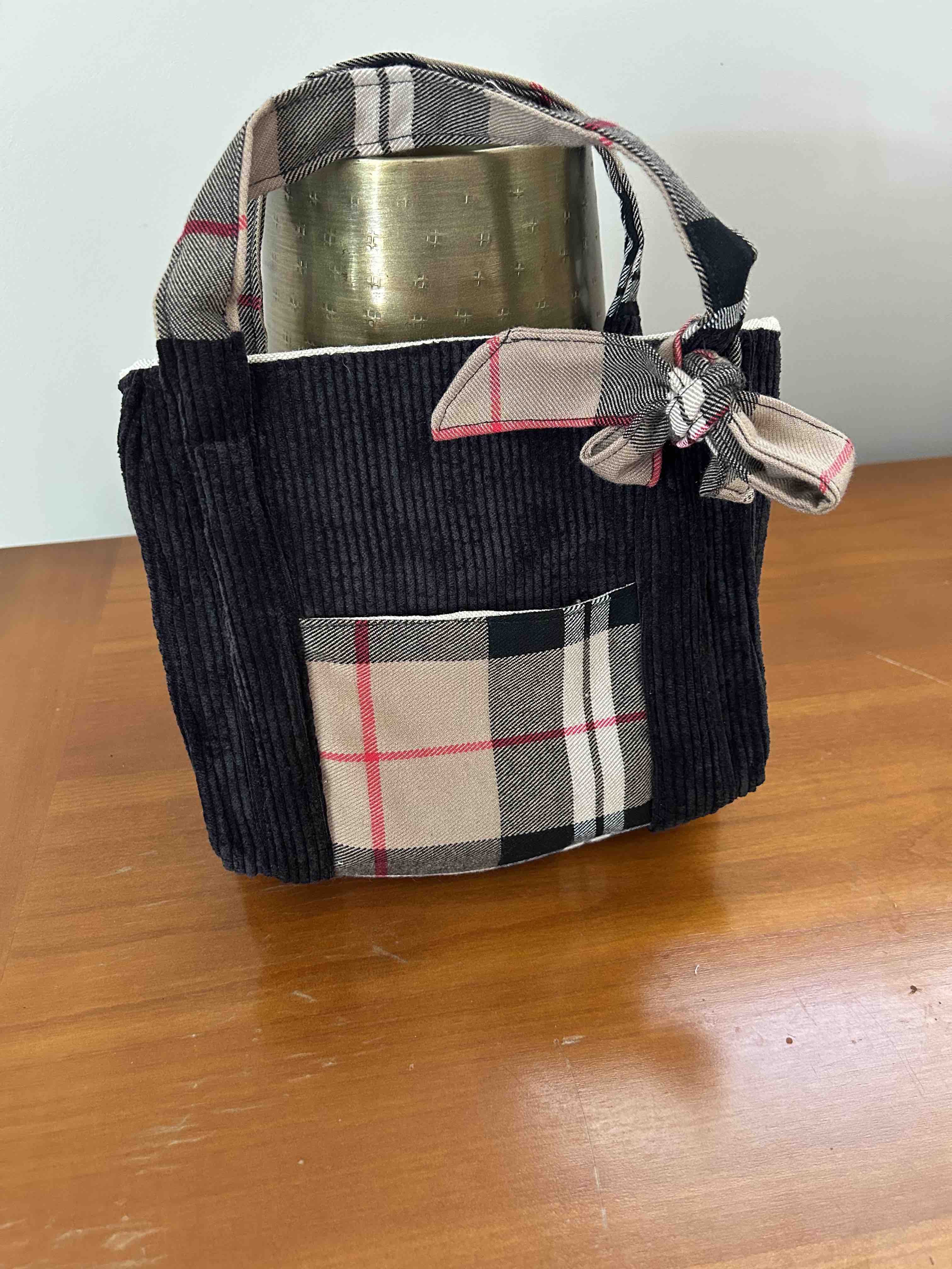Petit sac à main noir et camel à carreaux