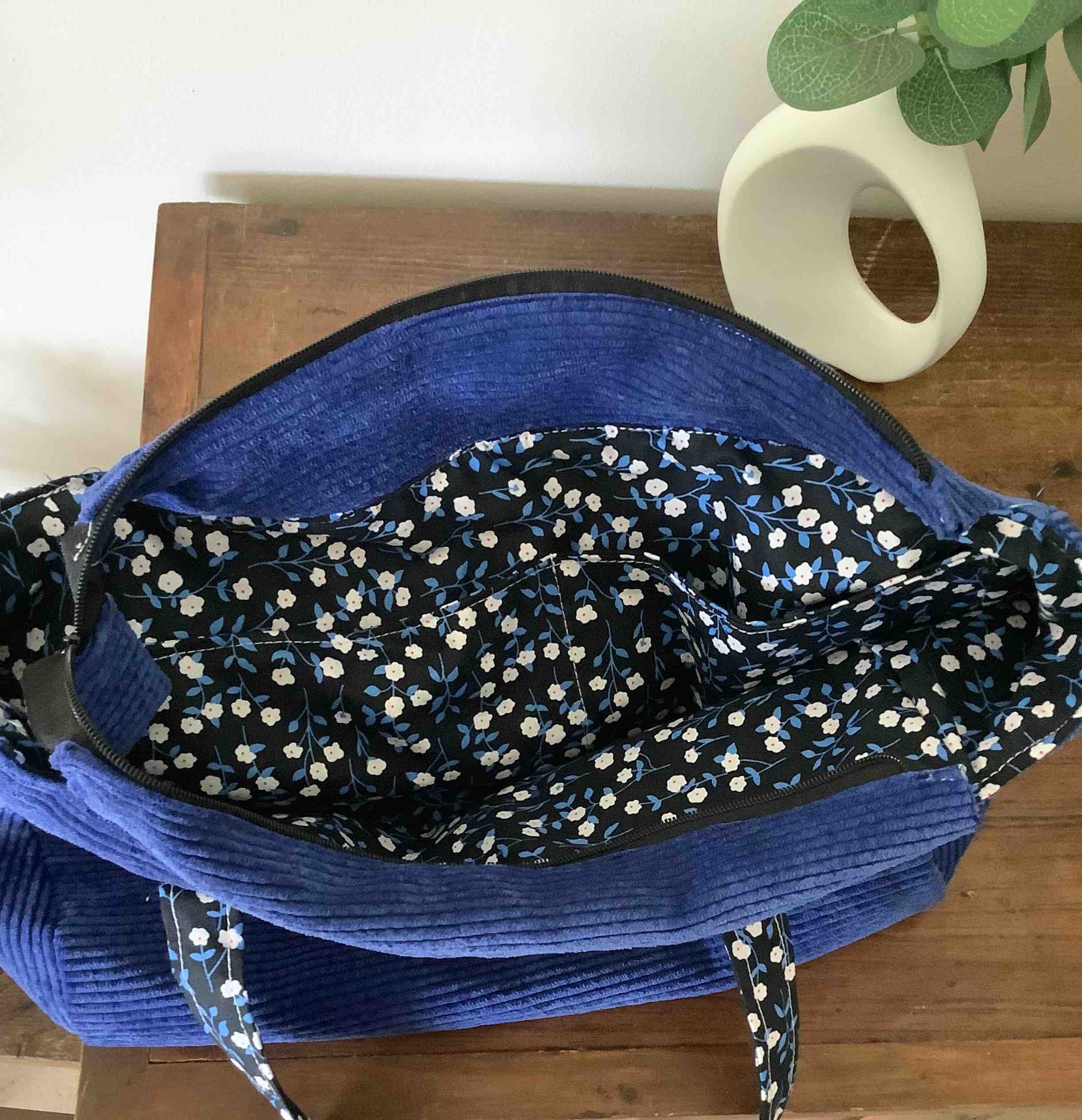 Sac à main en velours bleu