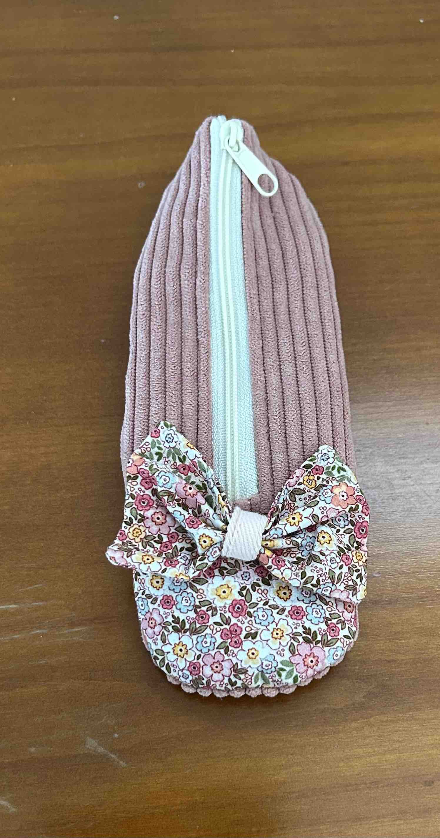 Trousse ballerine en velours vieux rose