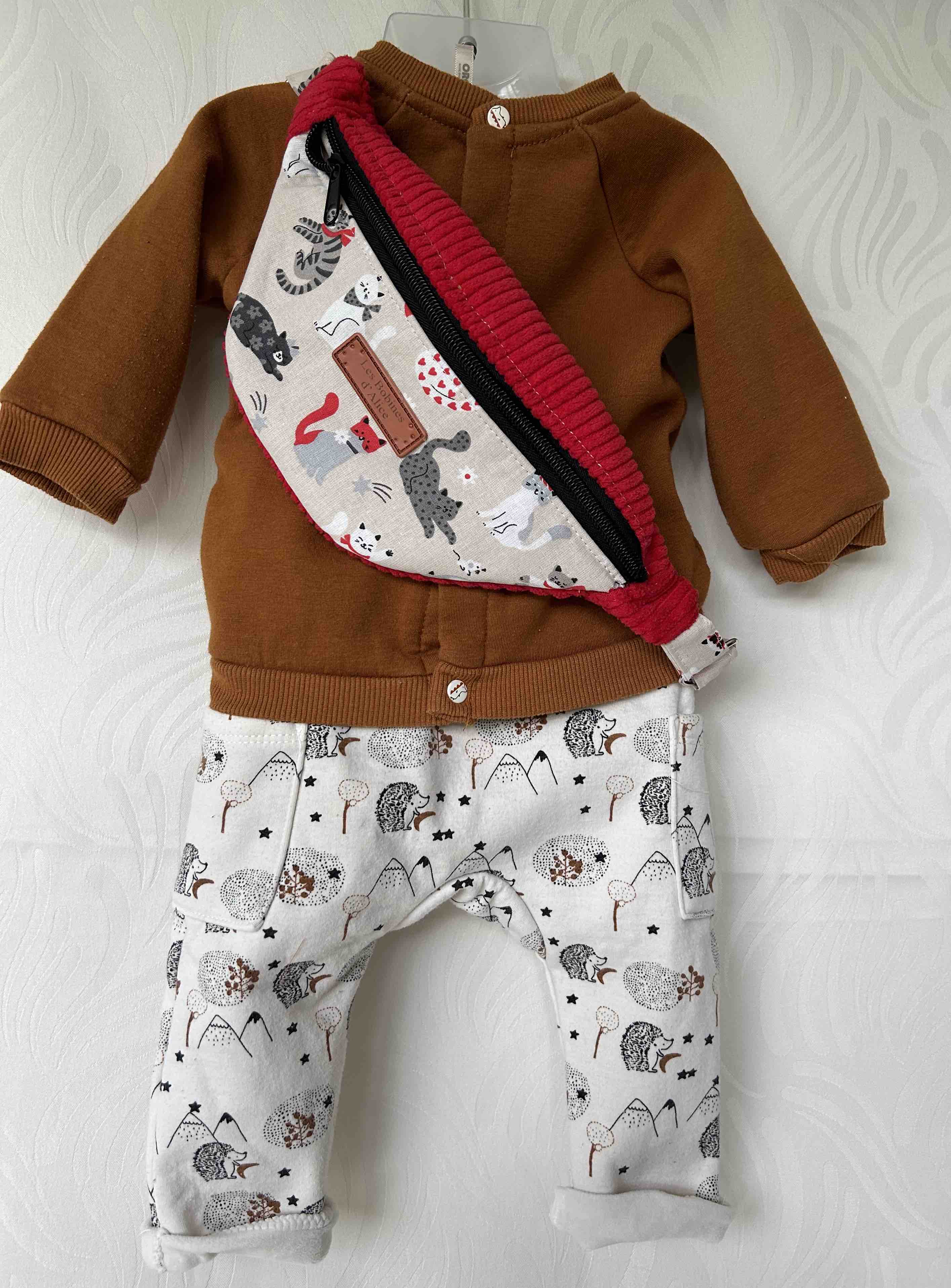 Banane chats et velours rouge