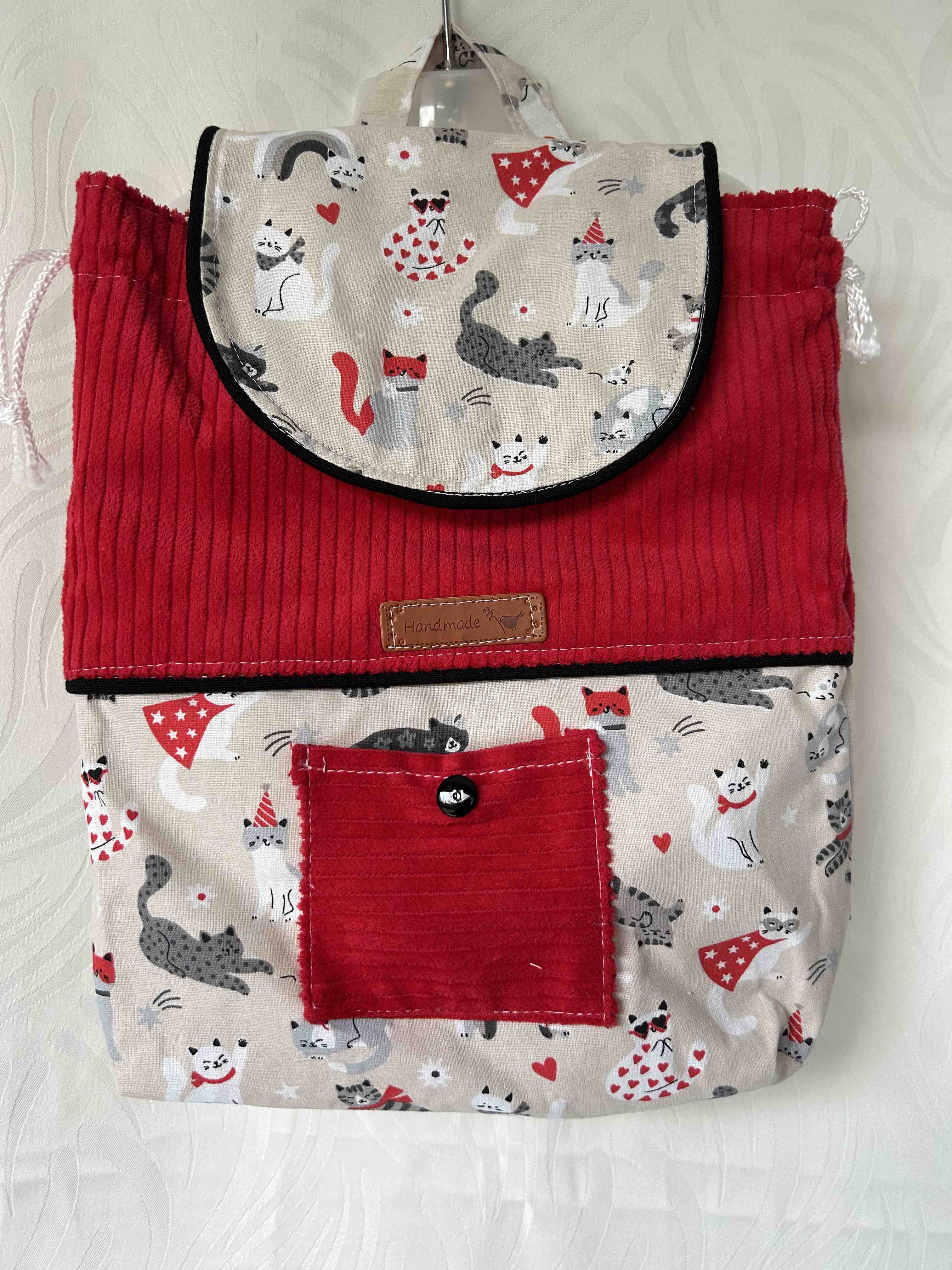 Sac à dos chats et velours rouge