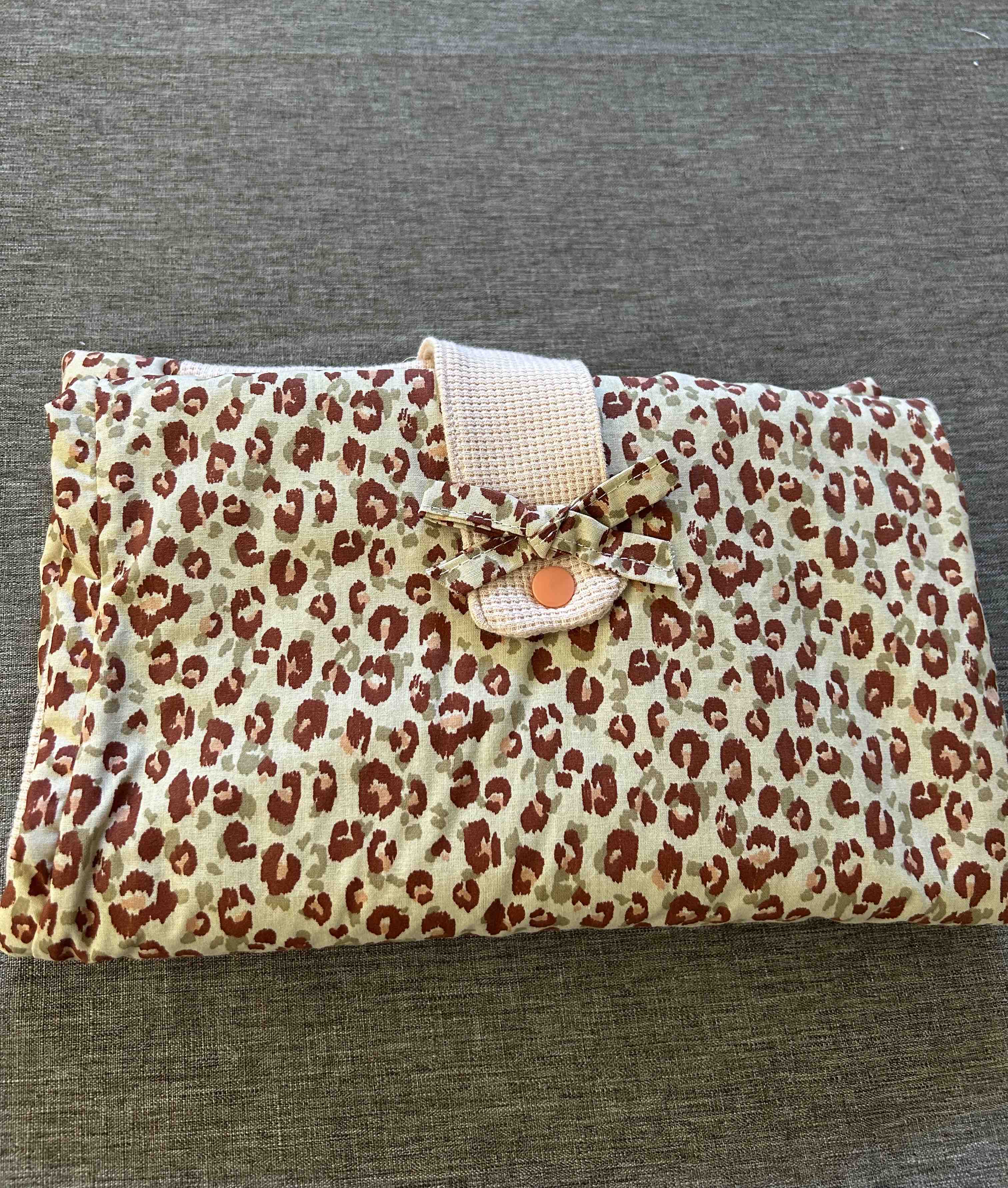 Matelas à langer nomade panthère