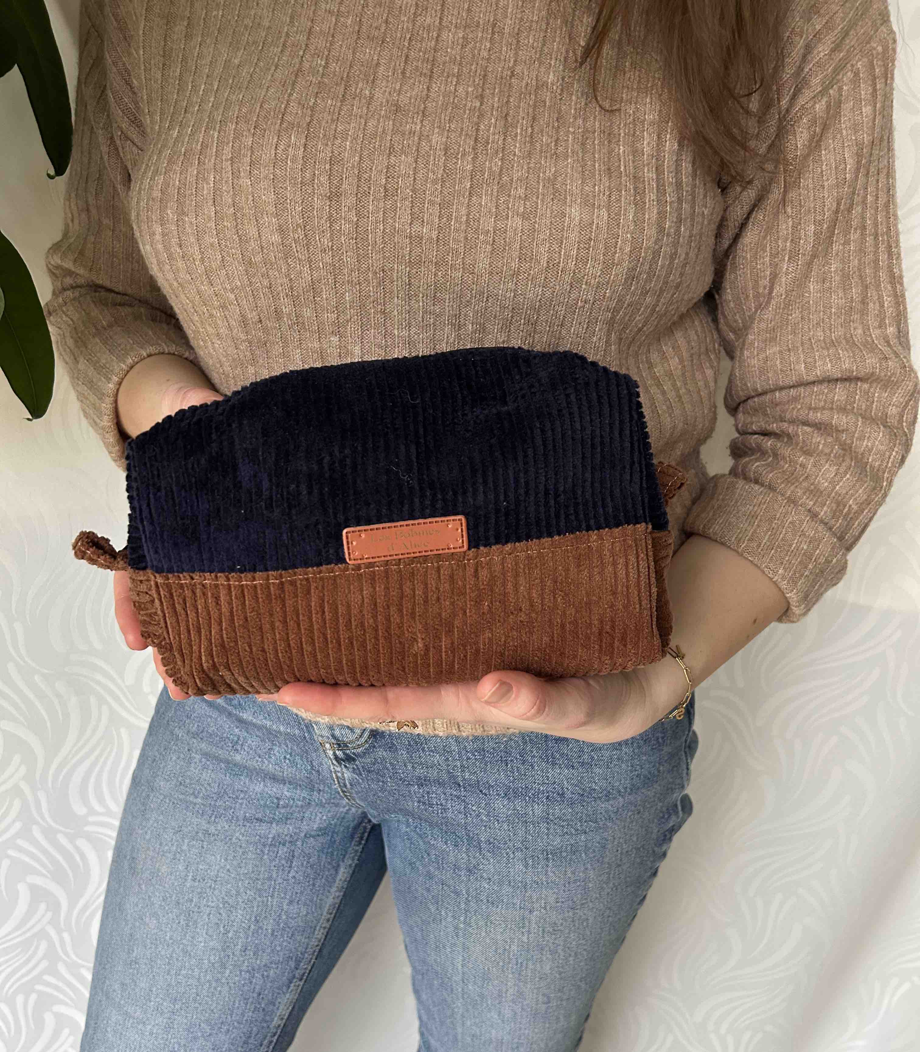 Trousse vanity en velours côtelé bicolore