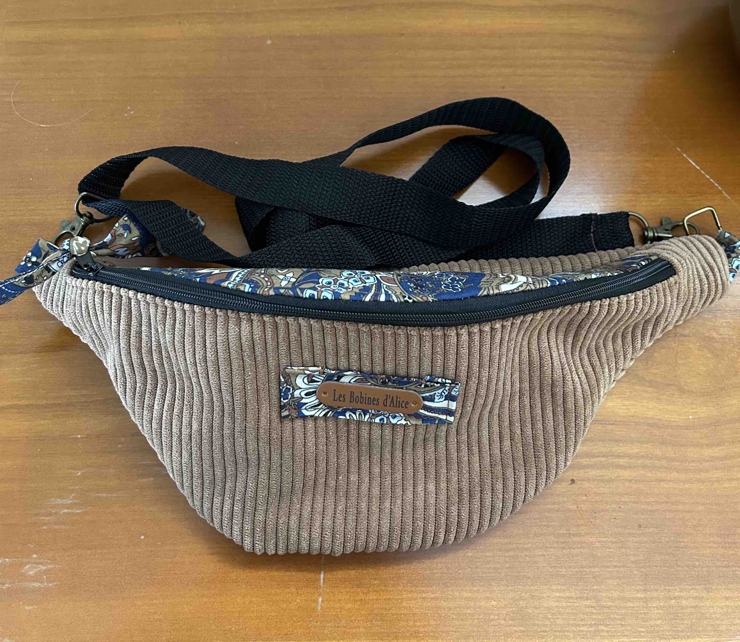 Sac banane cappuccino et imprimé cachemire